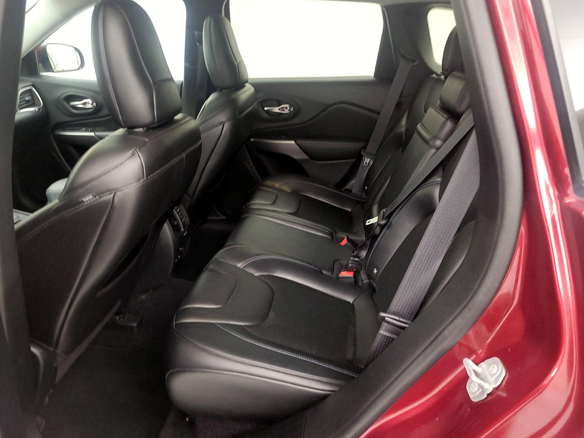 Thumbnail: 2019 Jeep Cherokee - 20