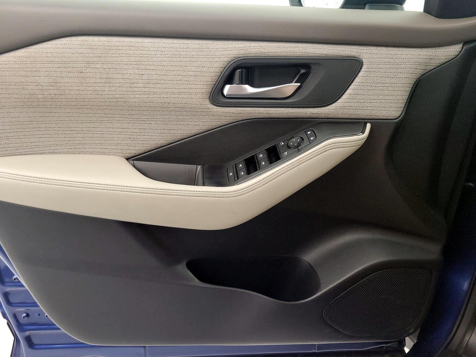 Thumbnail: 2021 Nissan Rogue - 12