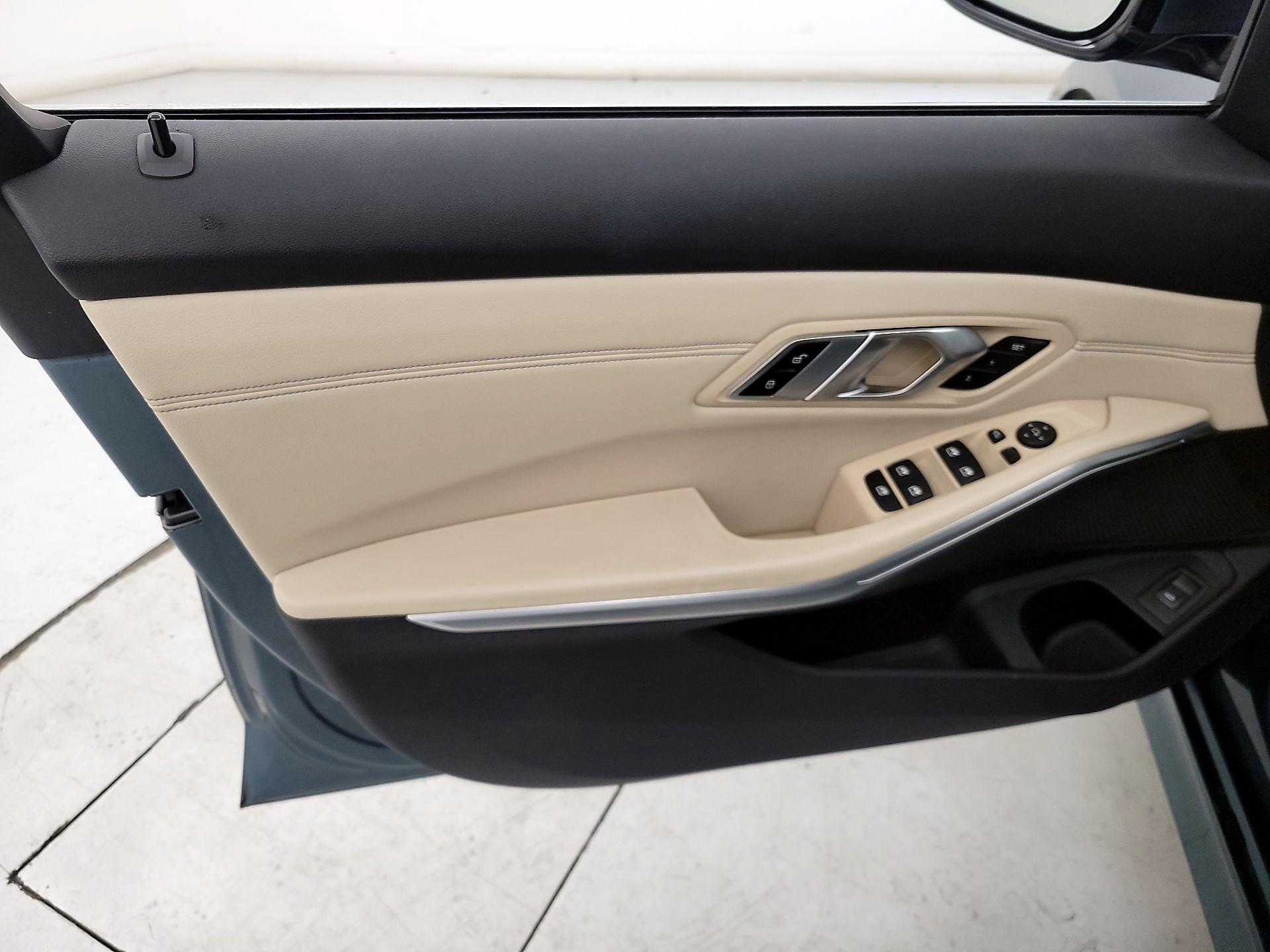 Thumbnail: 2019 BMW 3 Series - 12