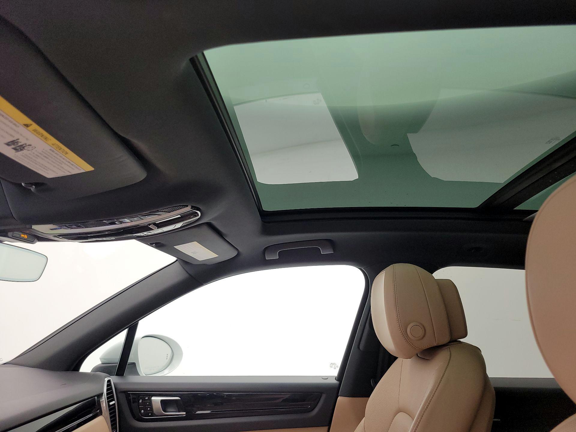 Thumbnail: 2021 Porsche Cayenne - 20