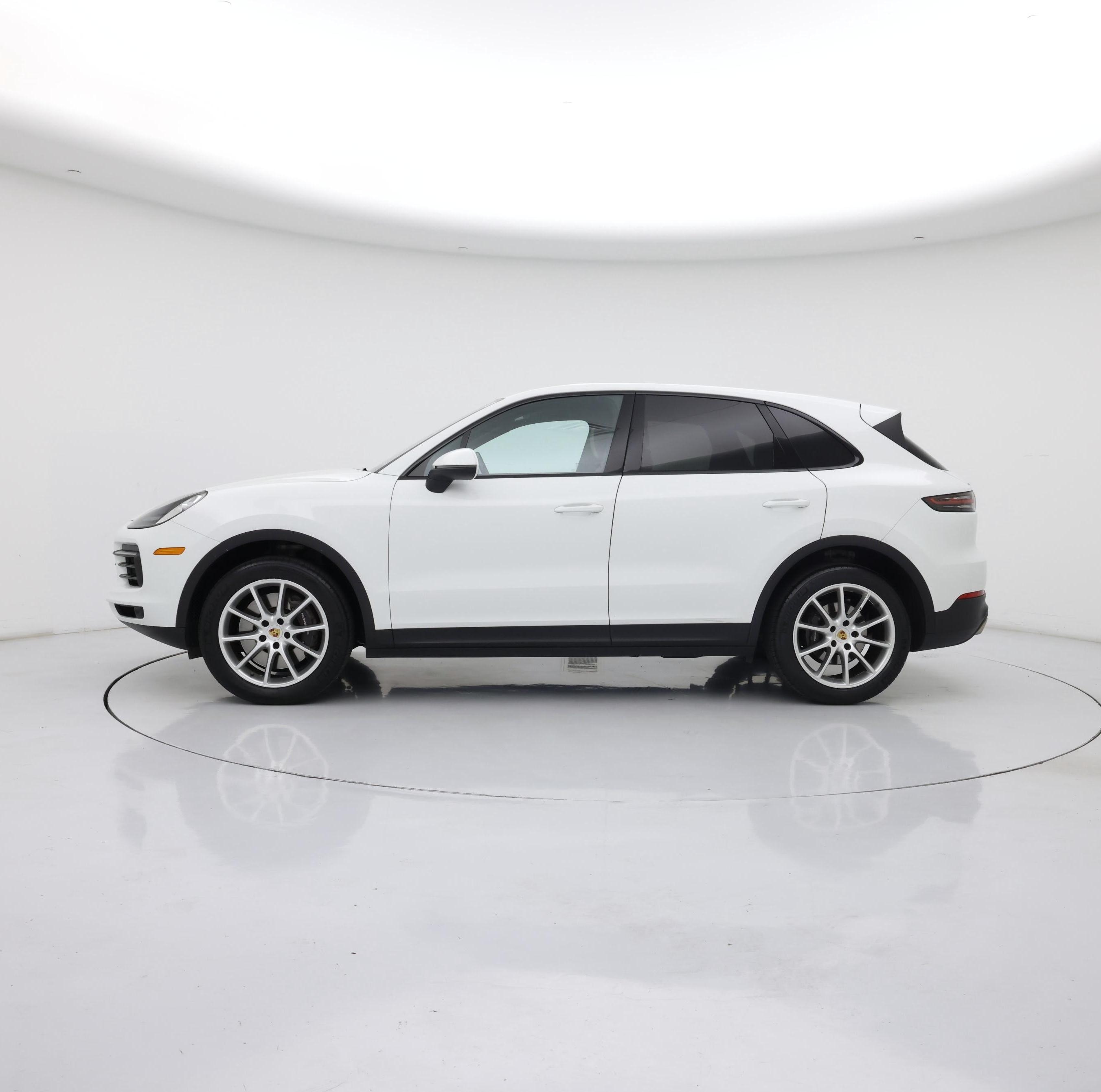 Thumbnail: 2021 Porsche Cayenne - 3