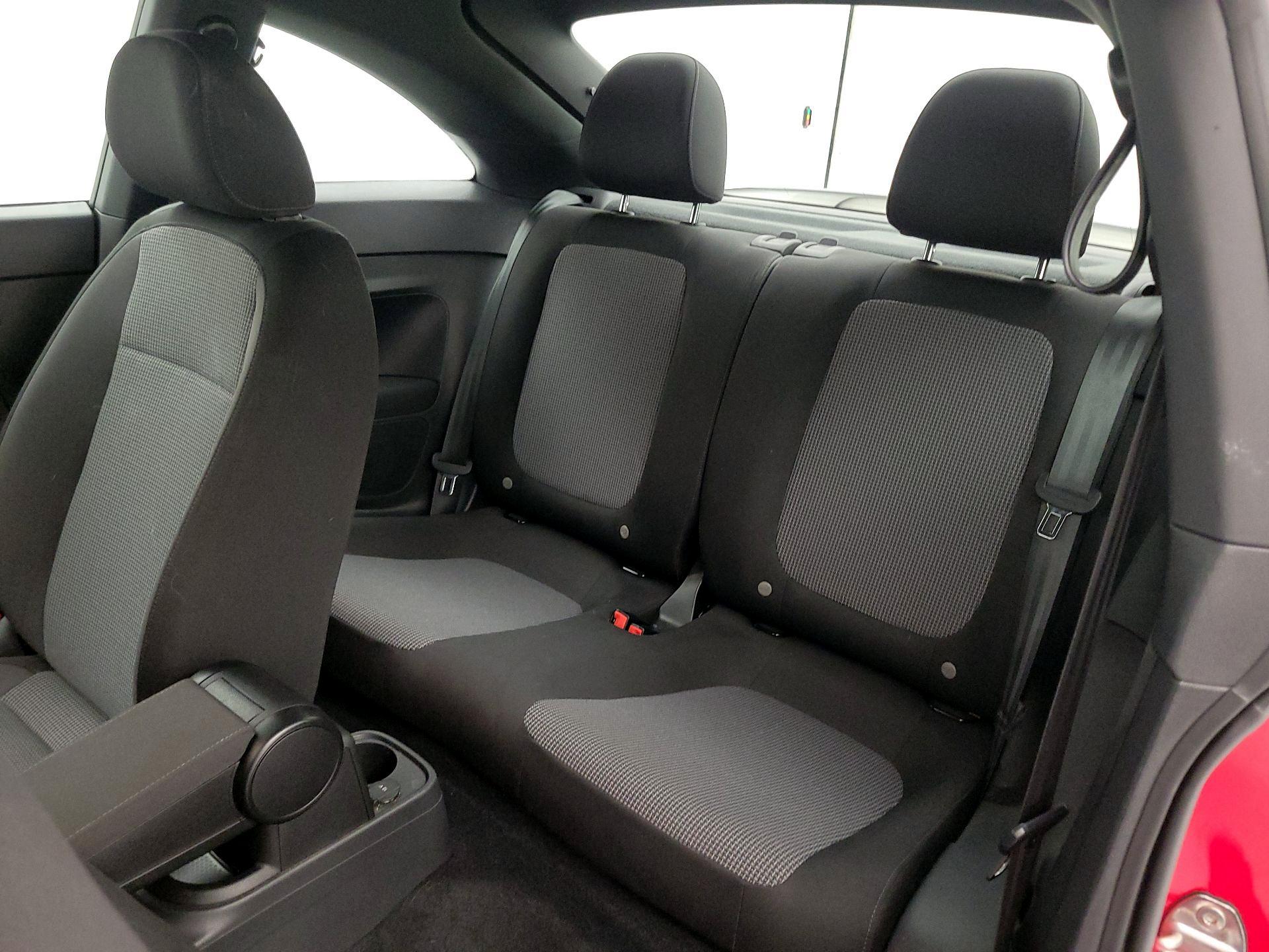 Thumbnail: 2018 Volkswagen Beetle - 19