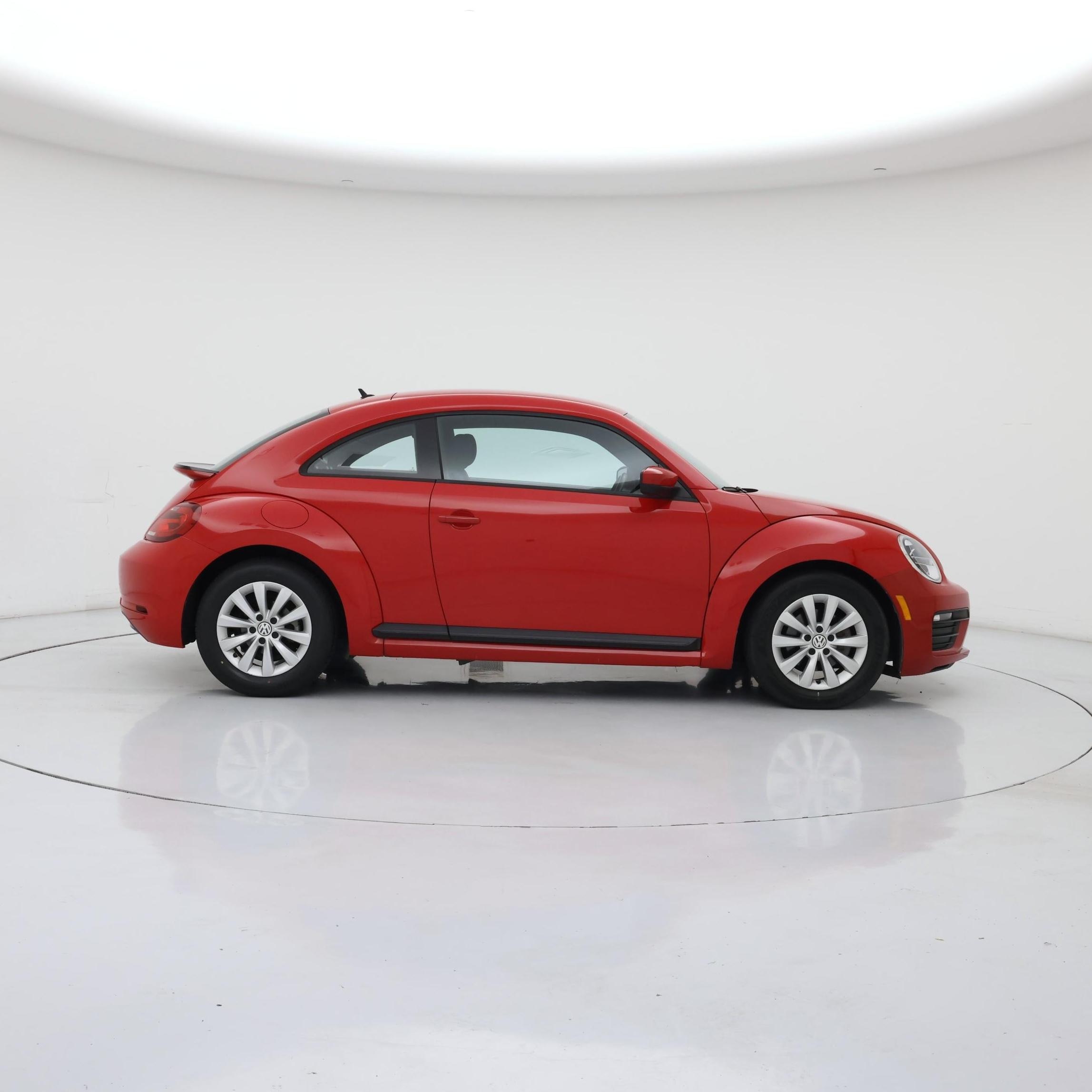 Thumbnail: 2018 Volkswagen Beetle - 7