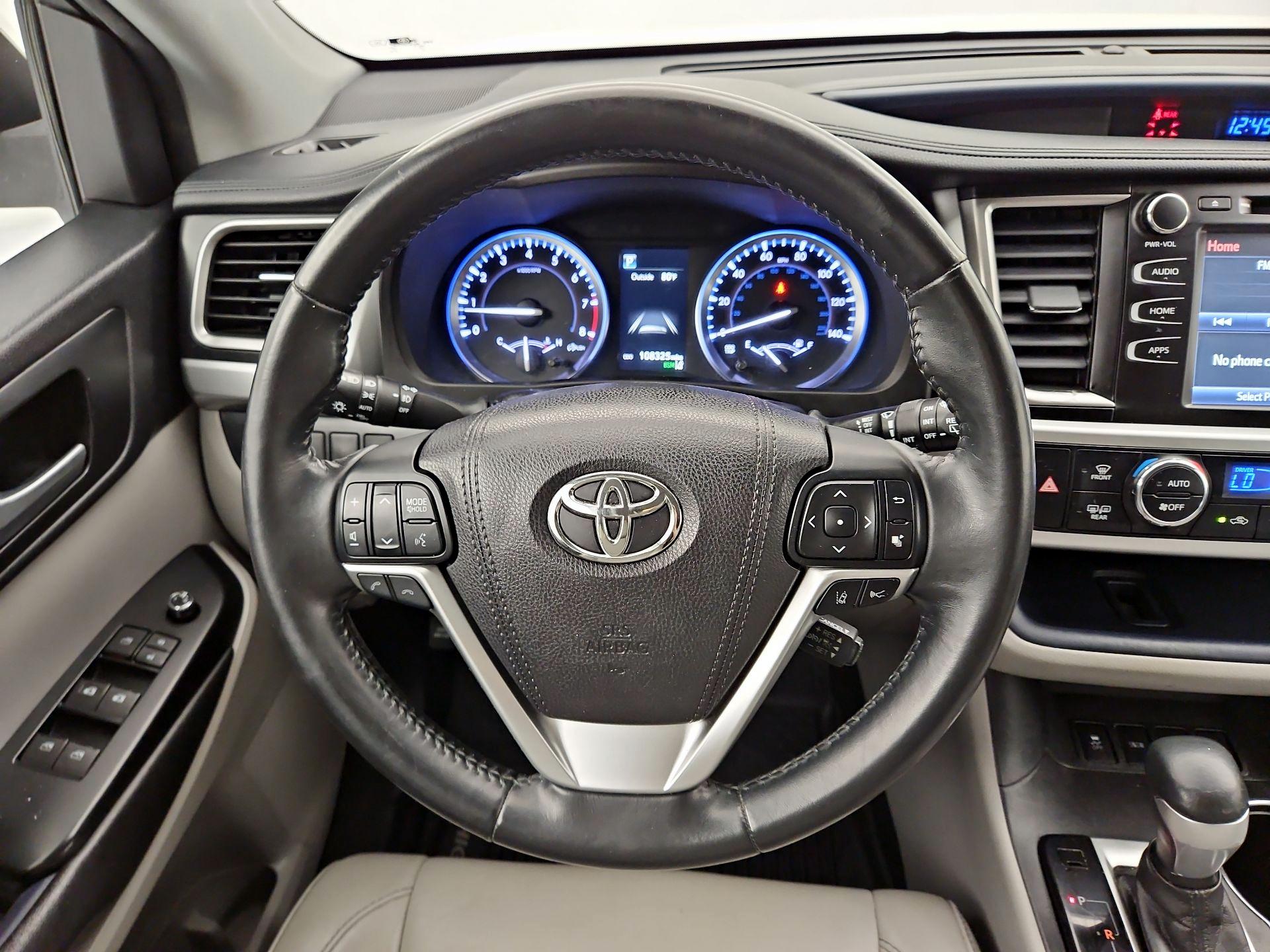 Thumbnail: 2017 Toyota Highlander - 10