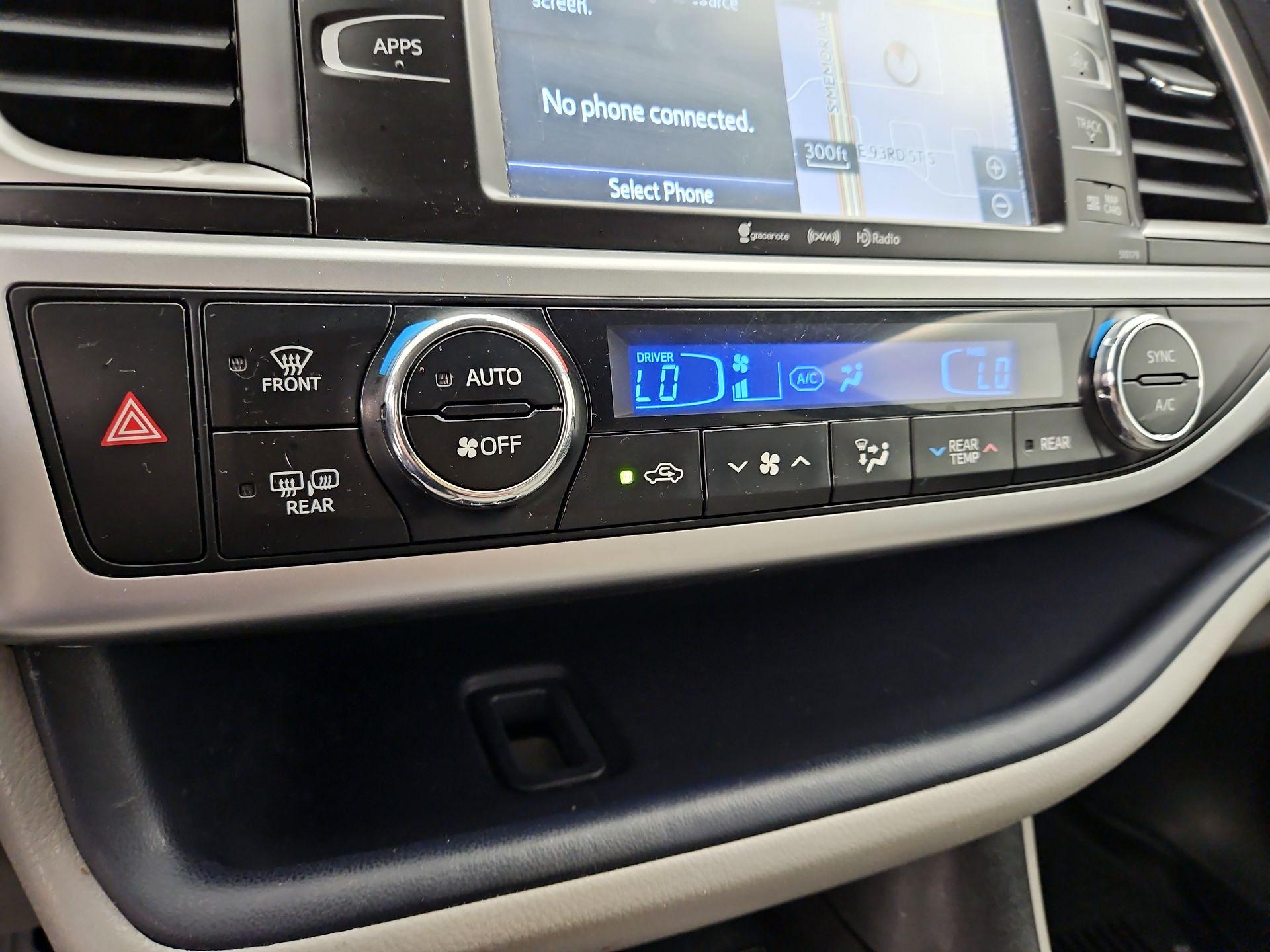 Thumbnail: 2017 Toyota Highlander - 17