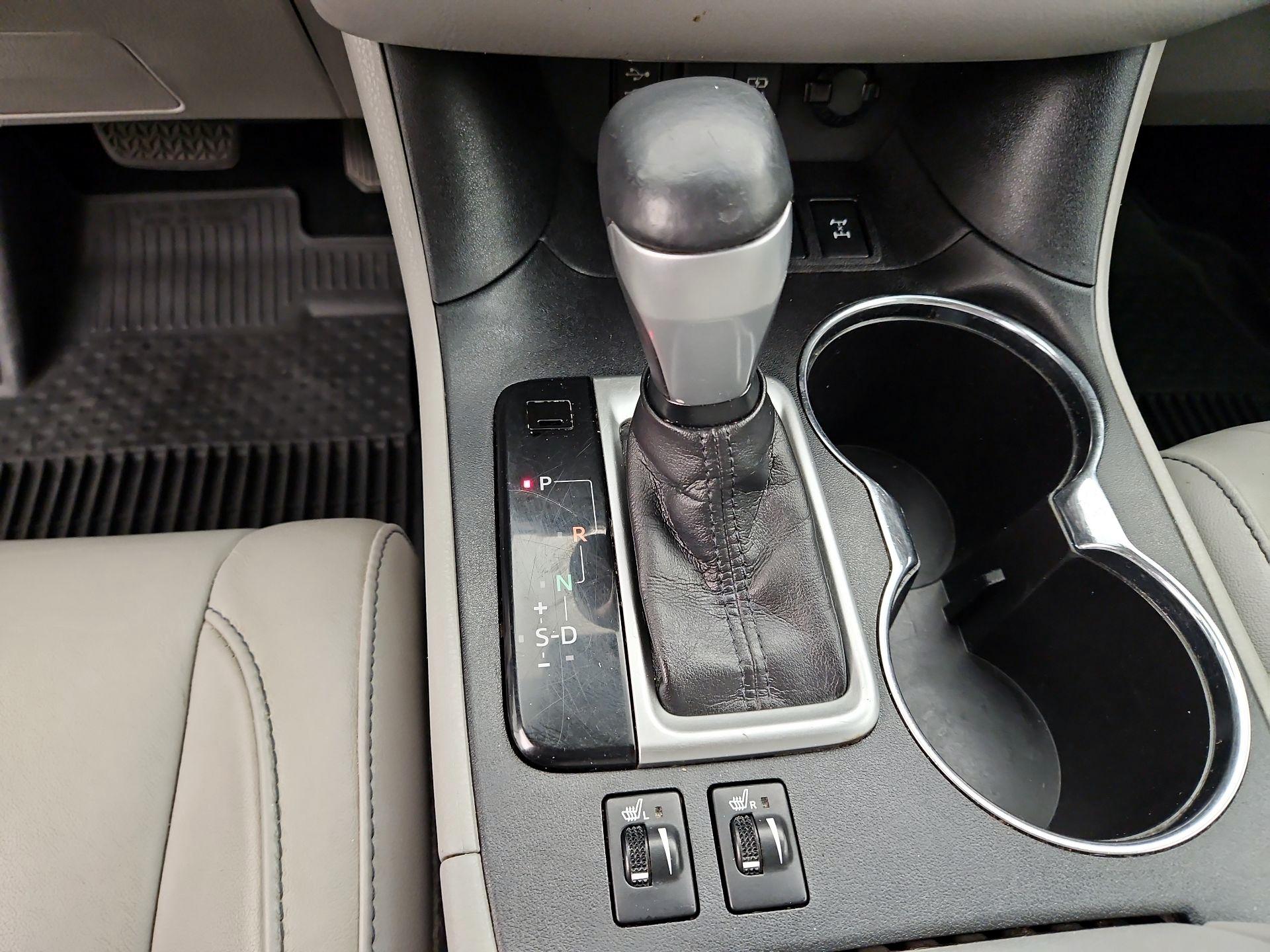 Thumbnail: 2017 Toyota Highlander - 18