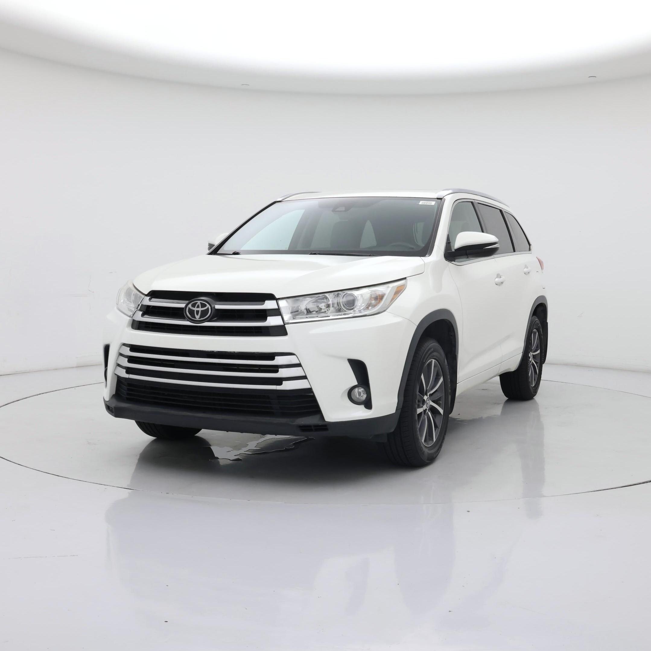 Thumbnail: 2017 Toyota Highlander - 4