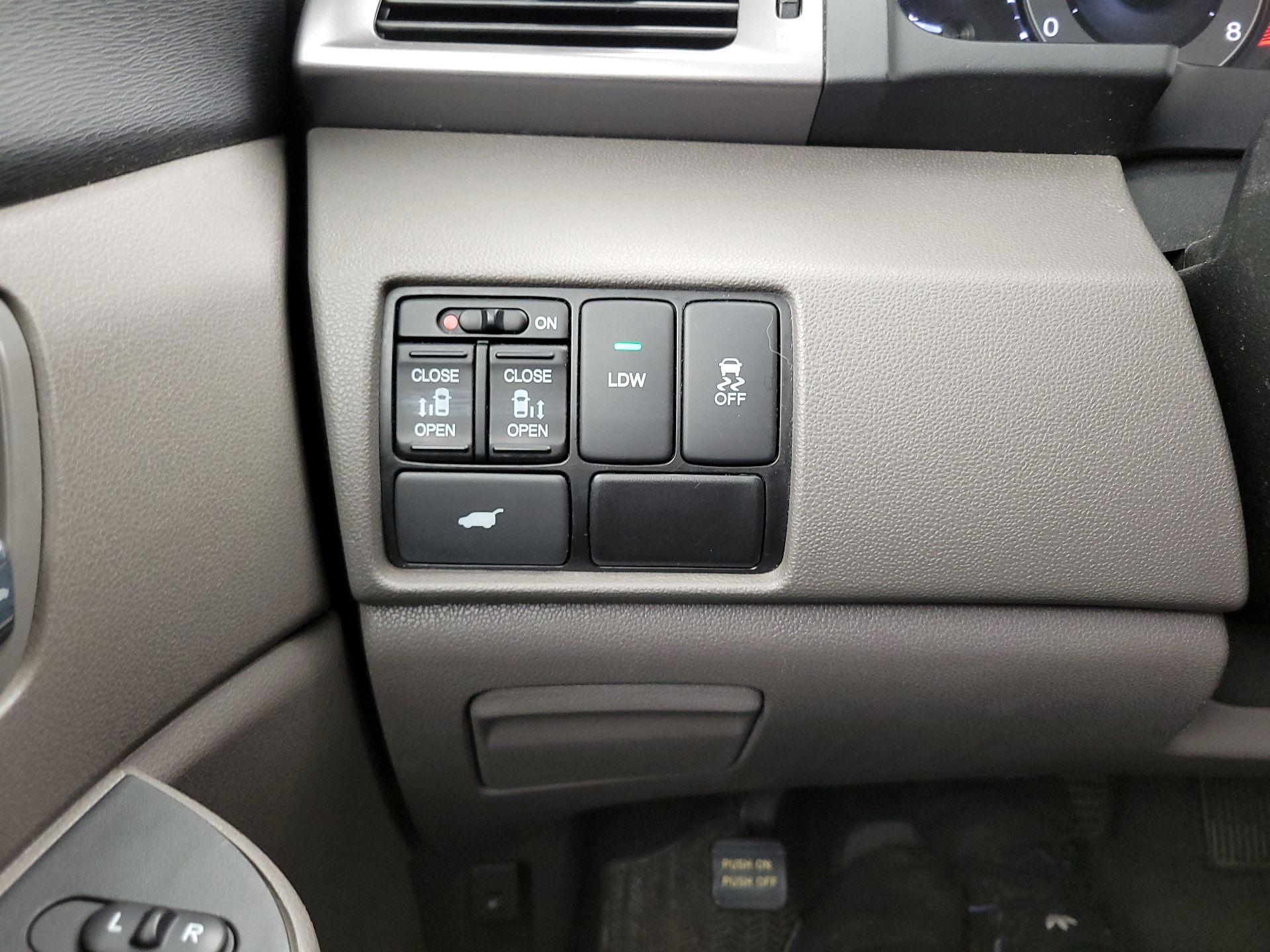 Thumbnail: 2014 Honda Odyssey - 13