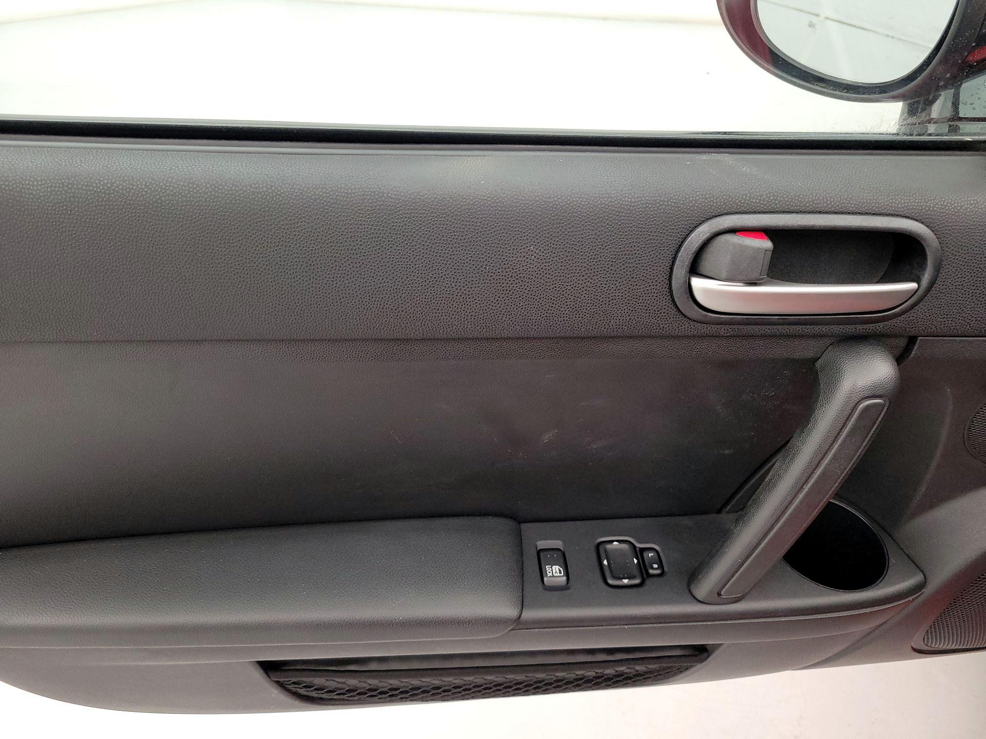 Thumbnail: 2015 Mazda MX-5 Miata - 12