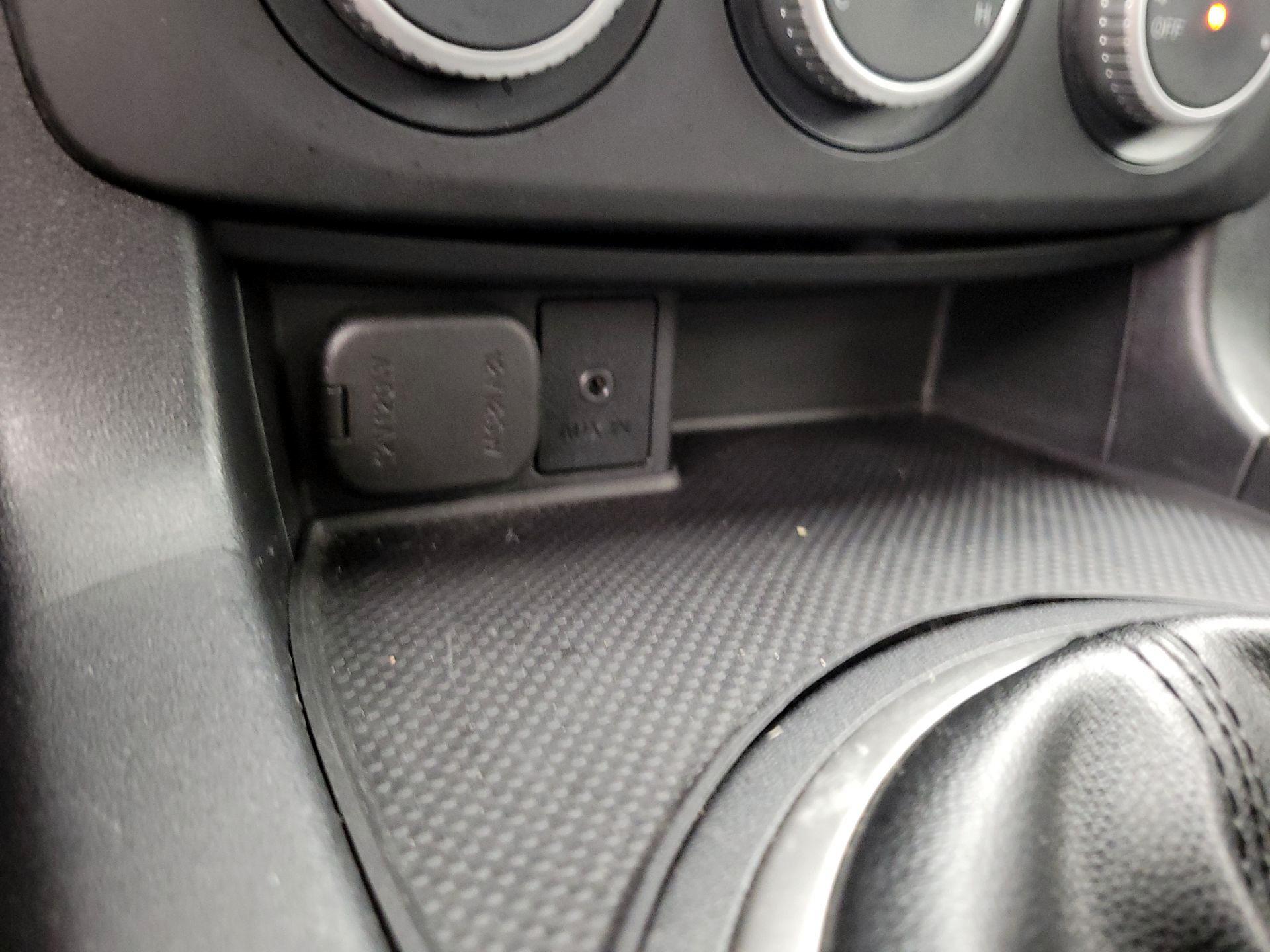 Thumbnail: 2015 Mazda MX-5 Miata - 17