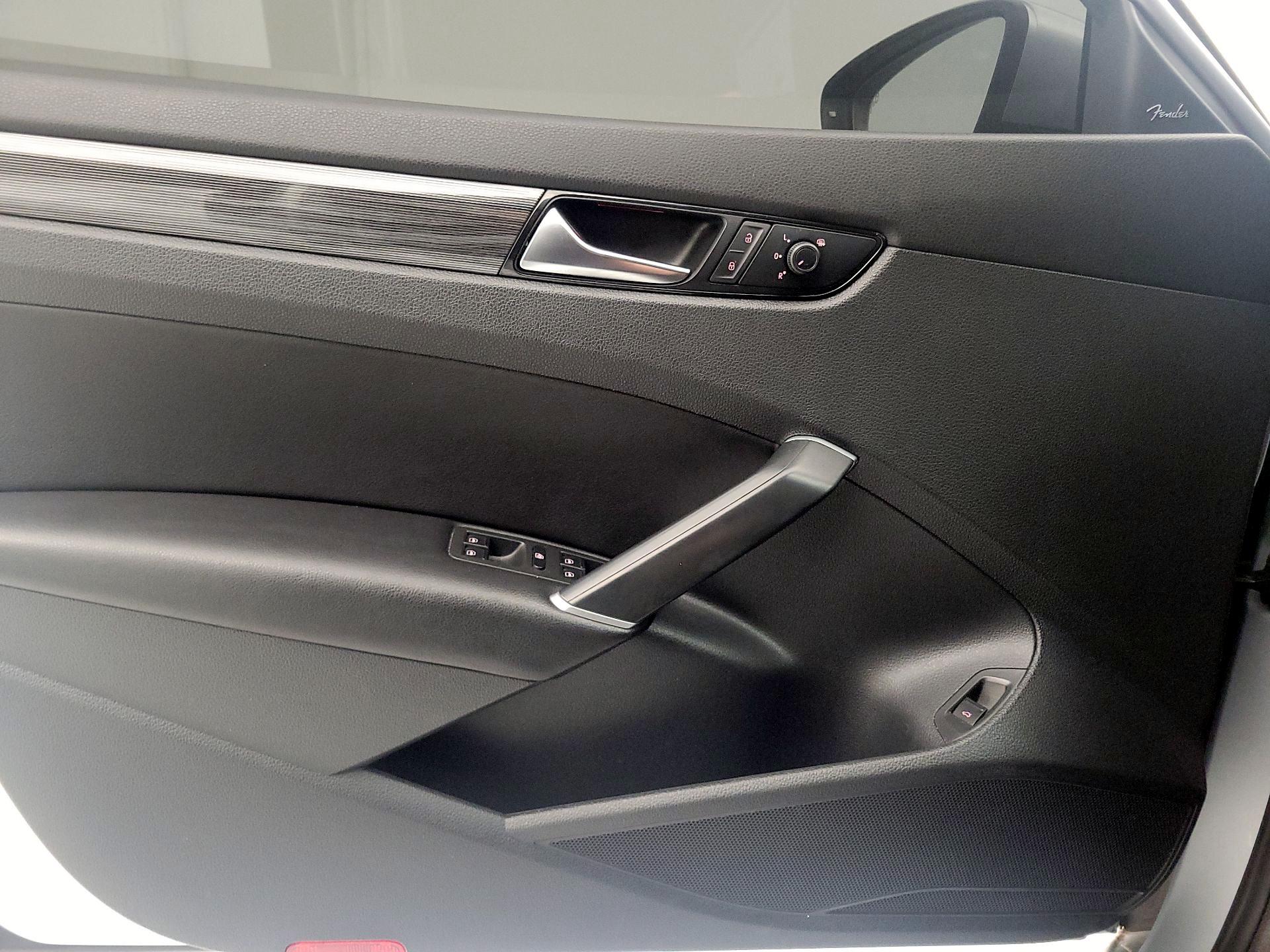 Thumbnail: 2021 Volkswagen Passat - 12