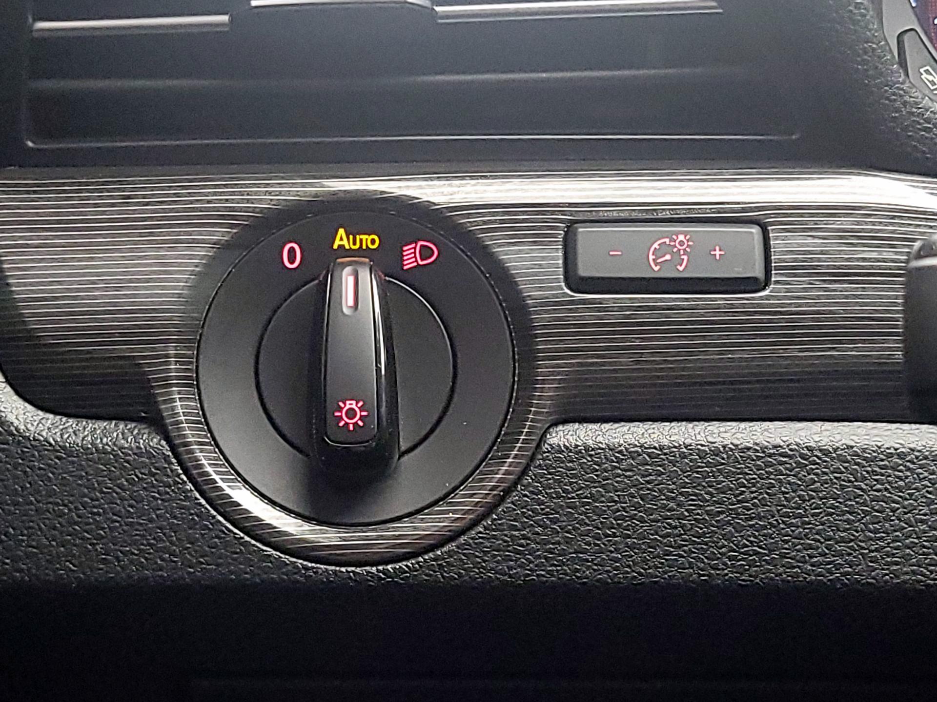 Thumbnail: 2021 Volkswagen Passat - 13