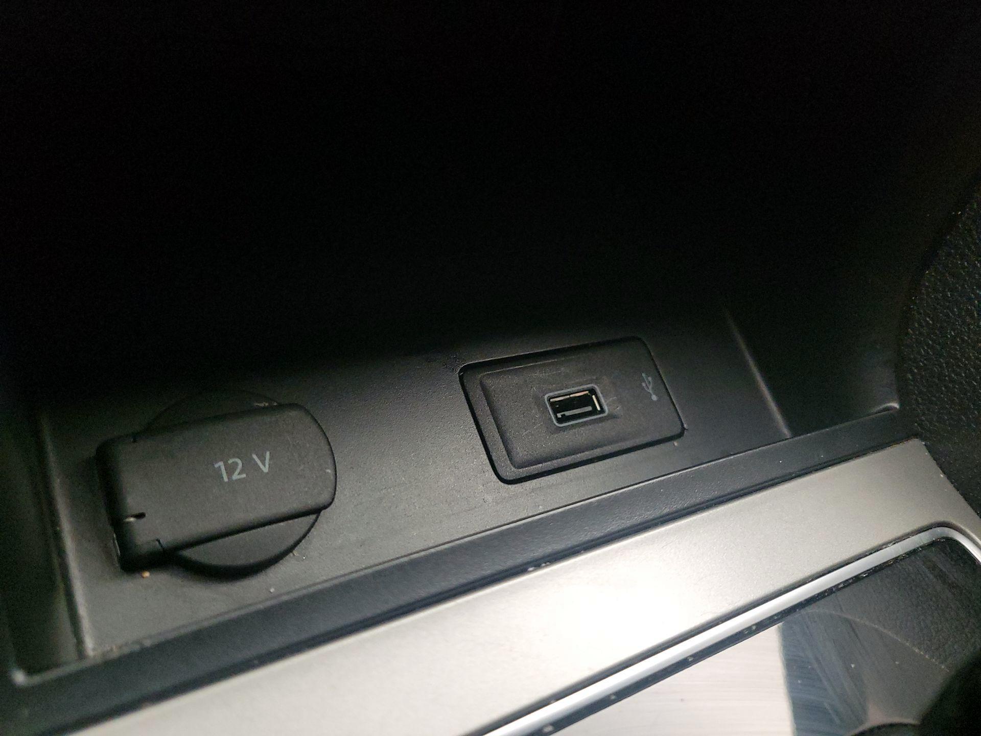 Thumbnail: 2021 Volkswagen Passat - 19