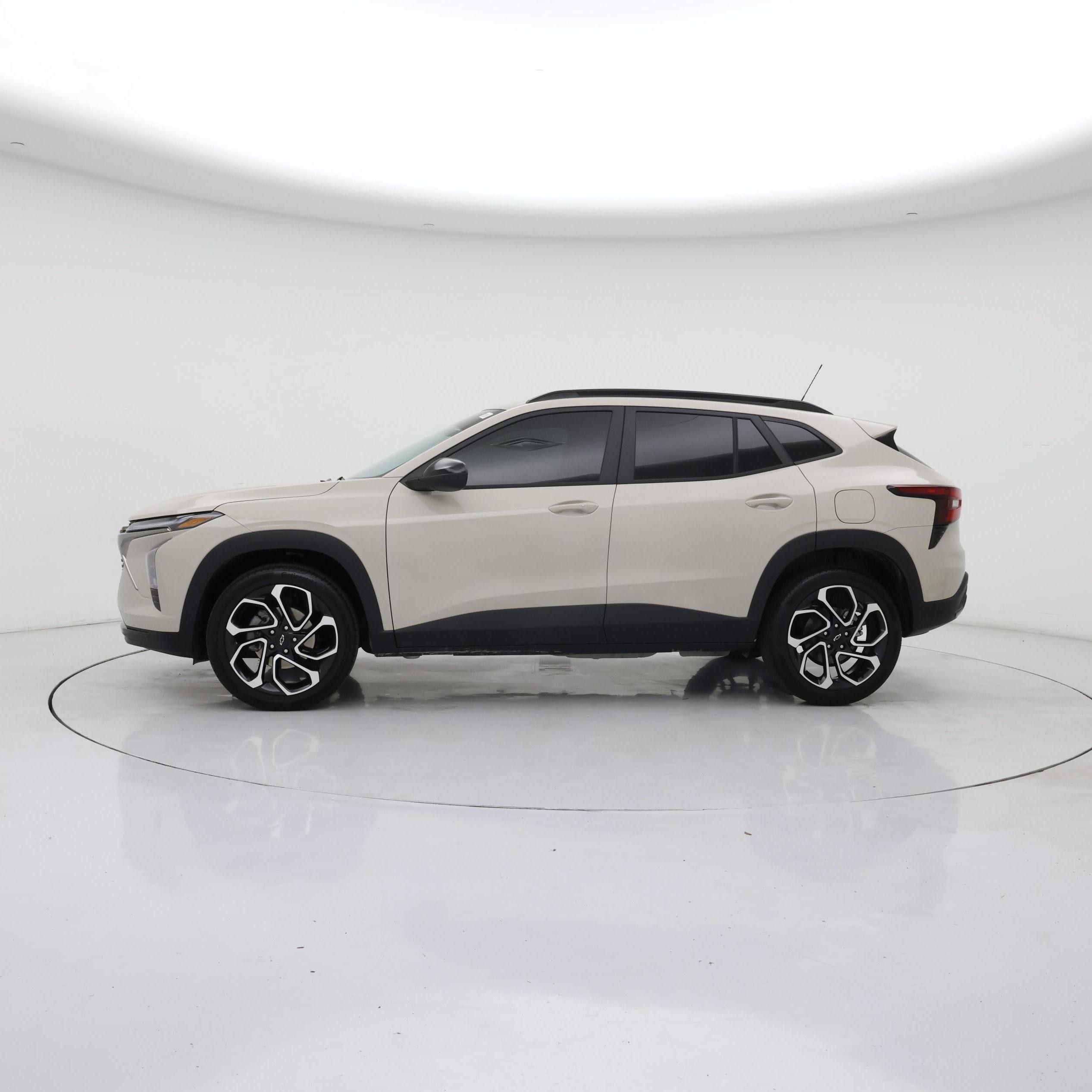 Thumbnail: 2026 Chevrolet Trax - 3