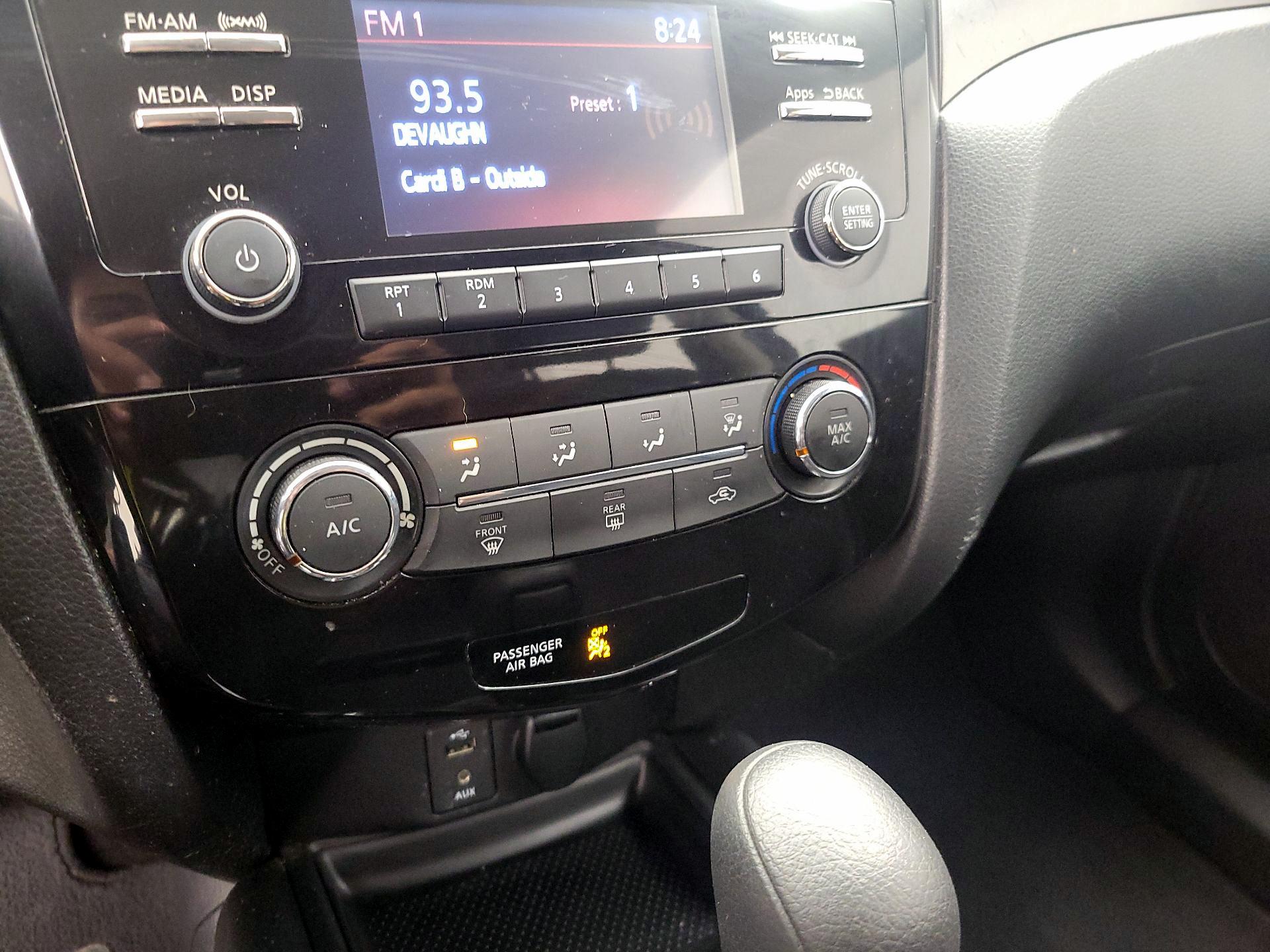 Thumbnail: 2016 Nissan Rogue - 16