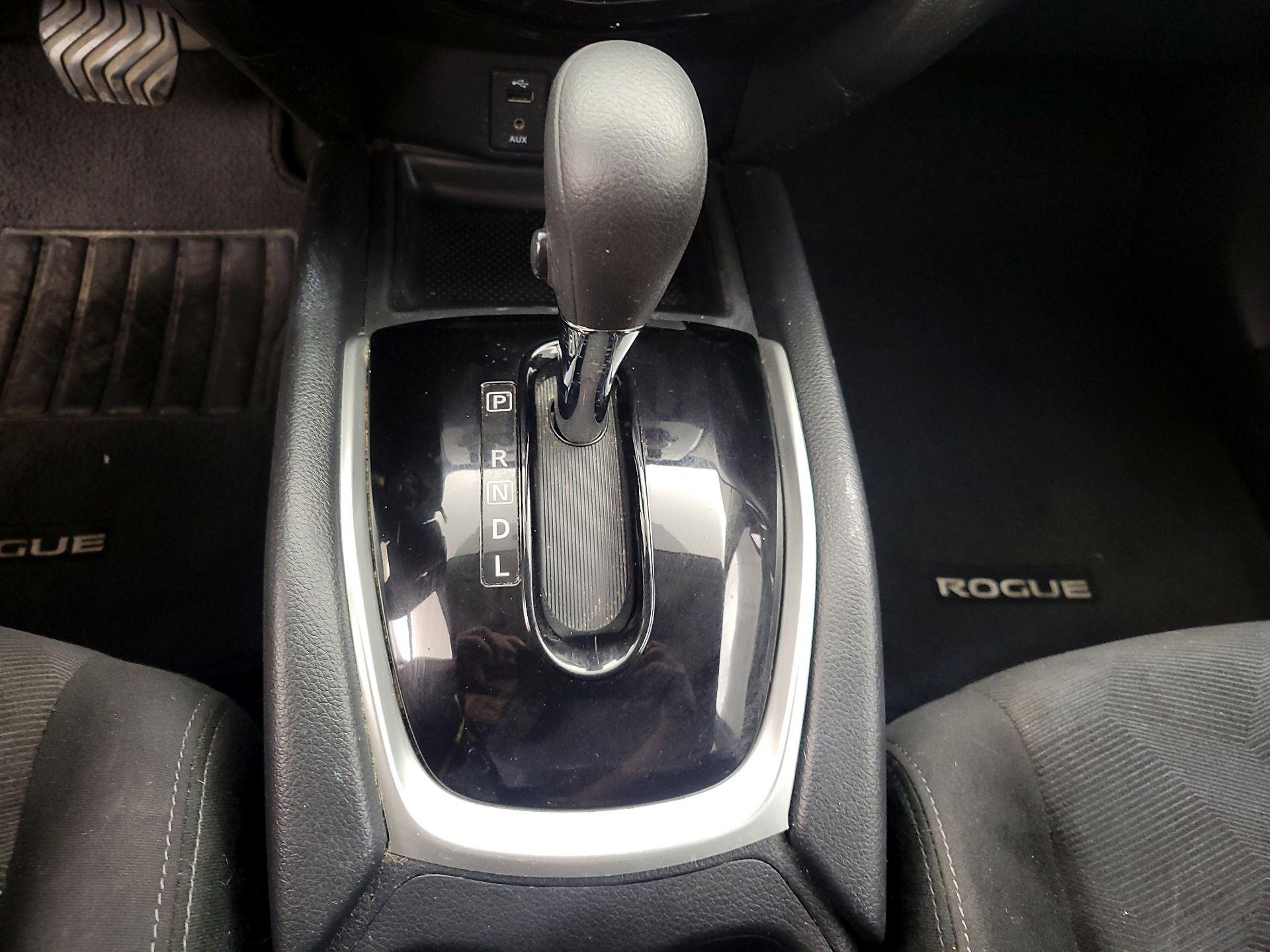 Thumbnail: 2016 Nissan Rogue - 17