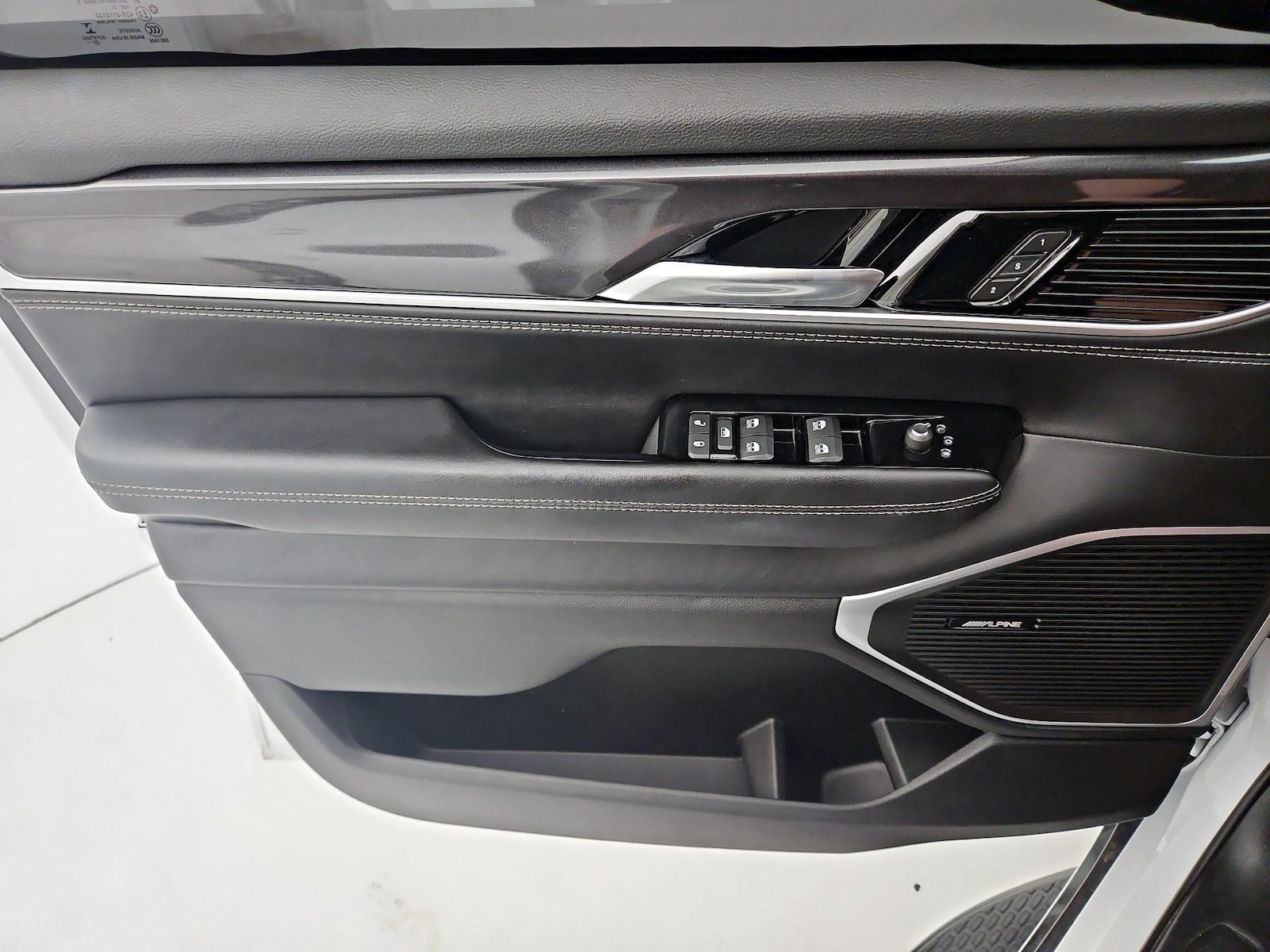 2022 Jeep Wagoneer Series I - Photo 13