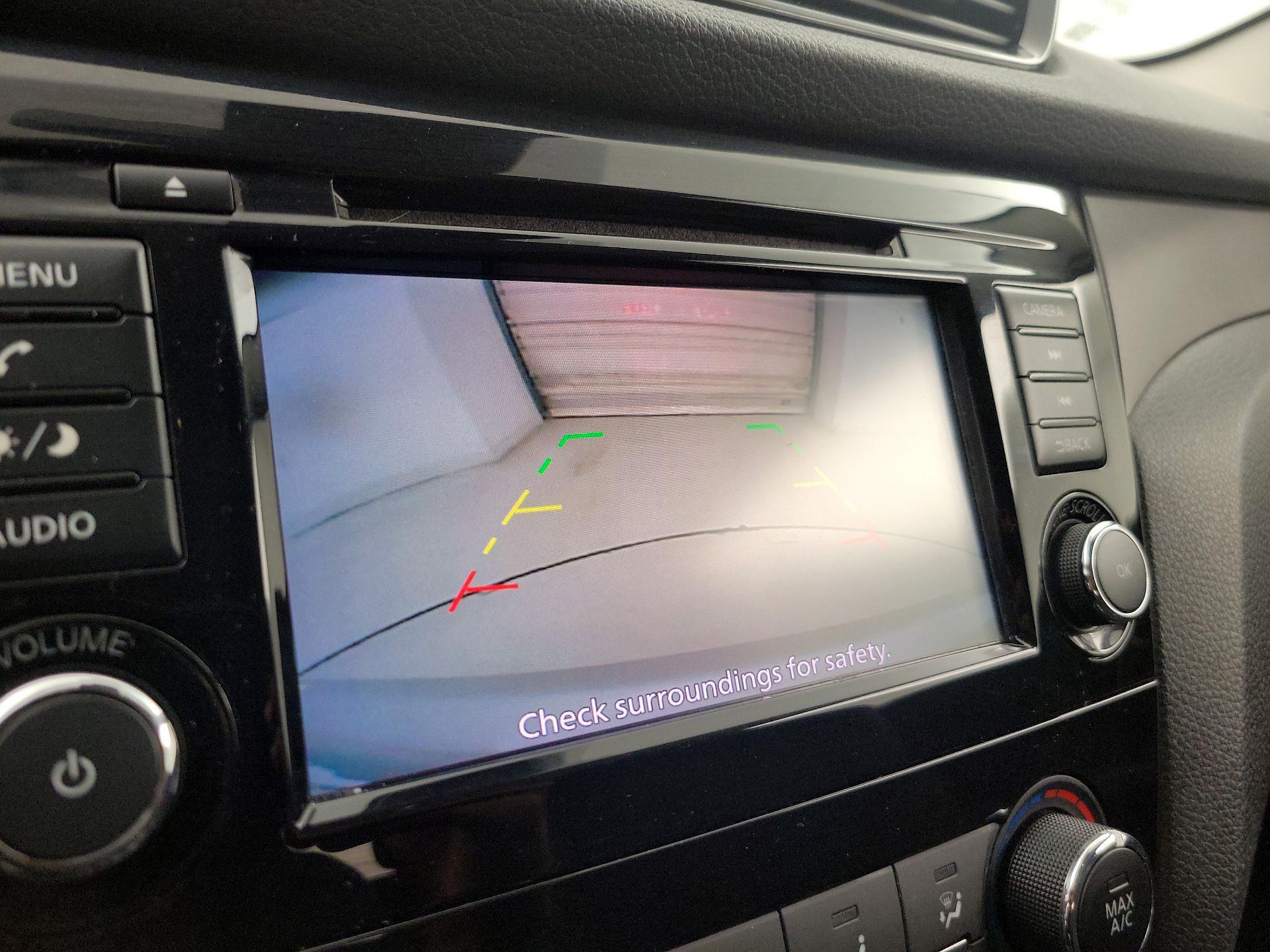 Thumbnail: 2021 Nissan Rogue Sport - 14