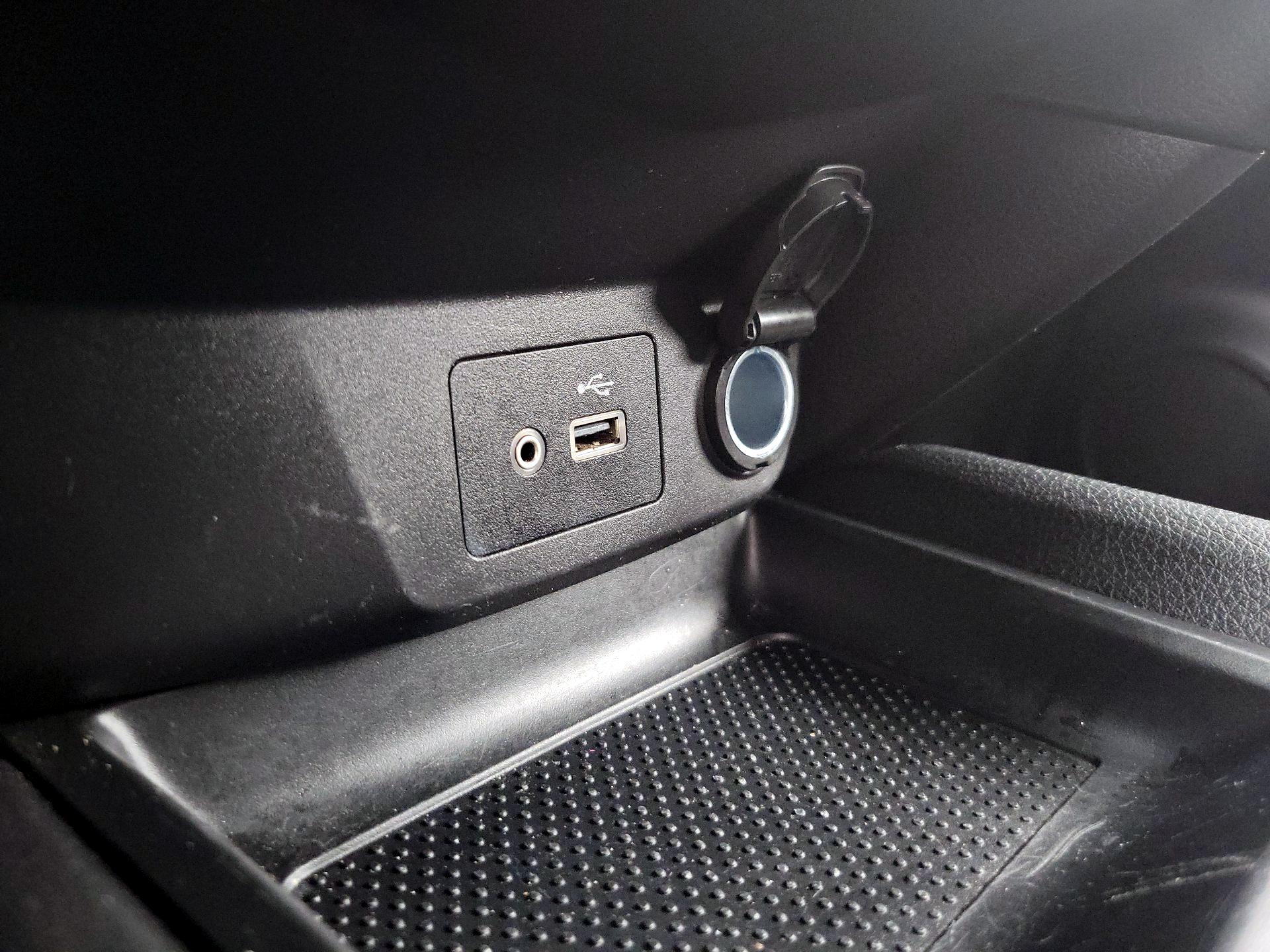 Thumbnail: 2021 Nissan Rogue Sport - 18