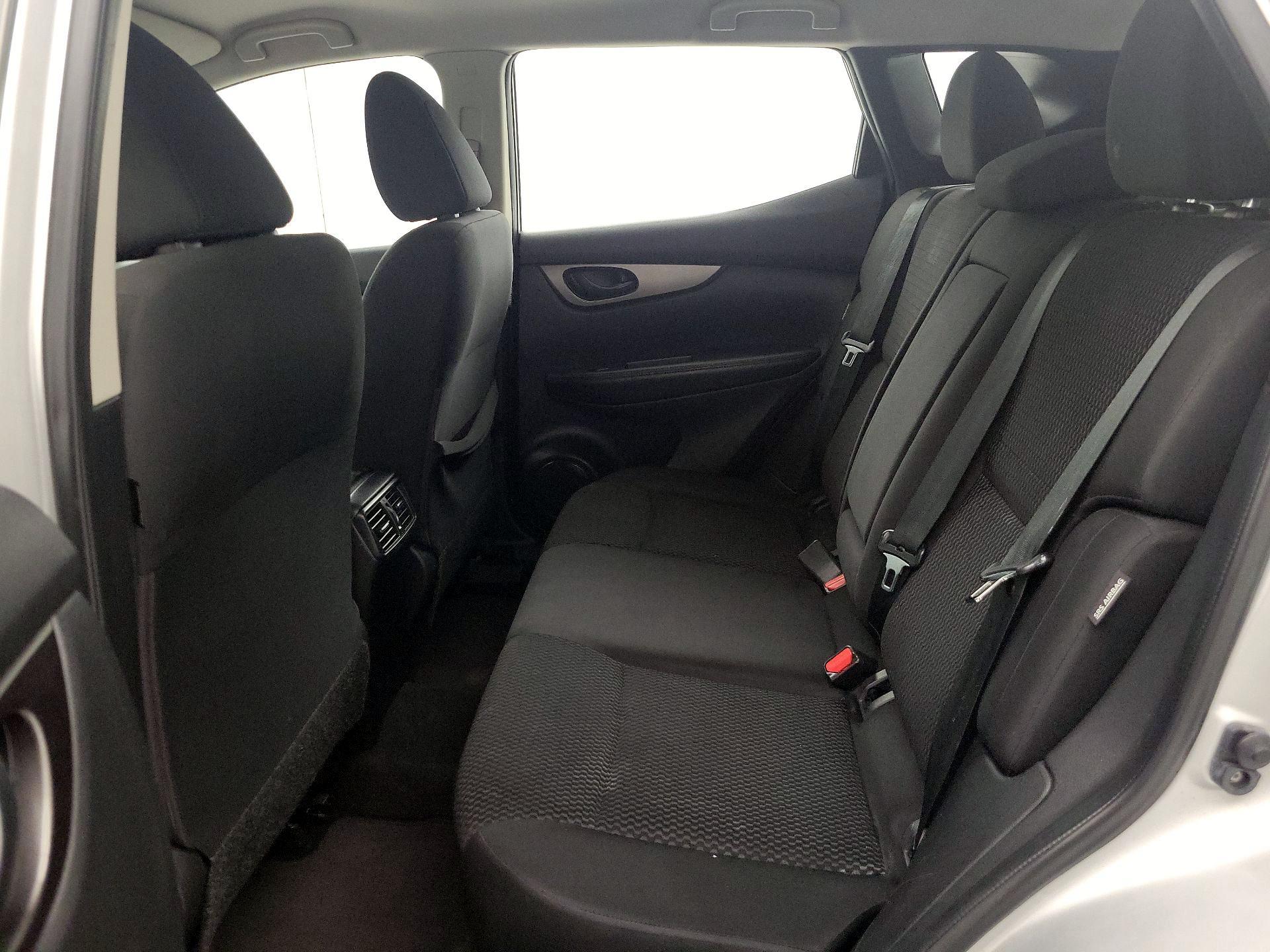 Thumbnail: 2021 Nissan Rogue Sport - 19