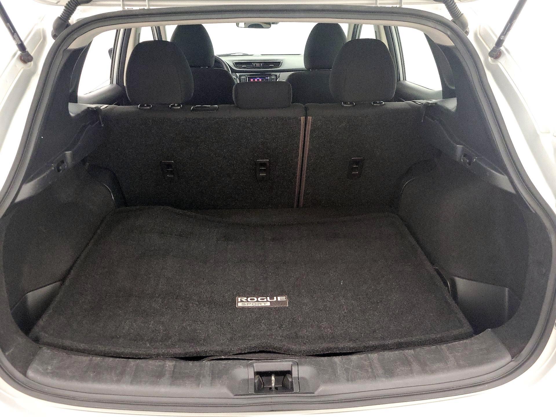 Thumbnail: 2021 Nissan Rogue Sport - 20