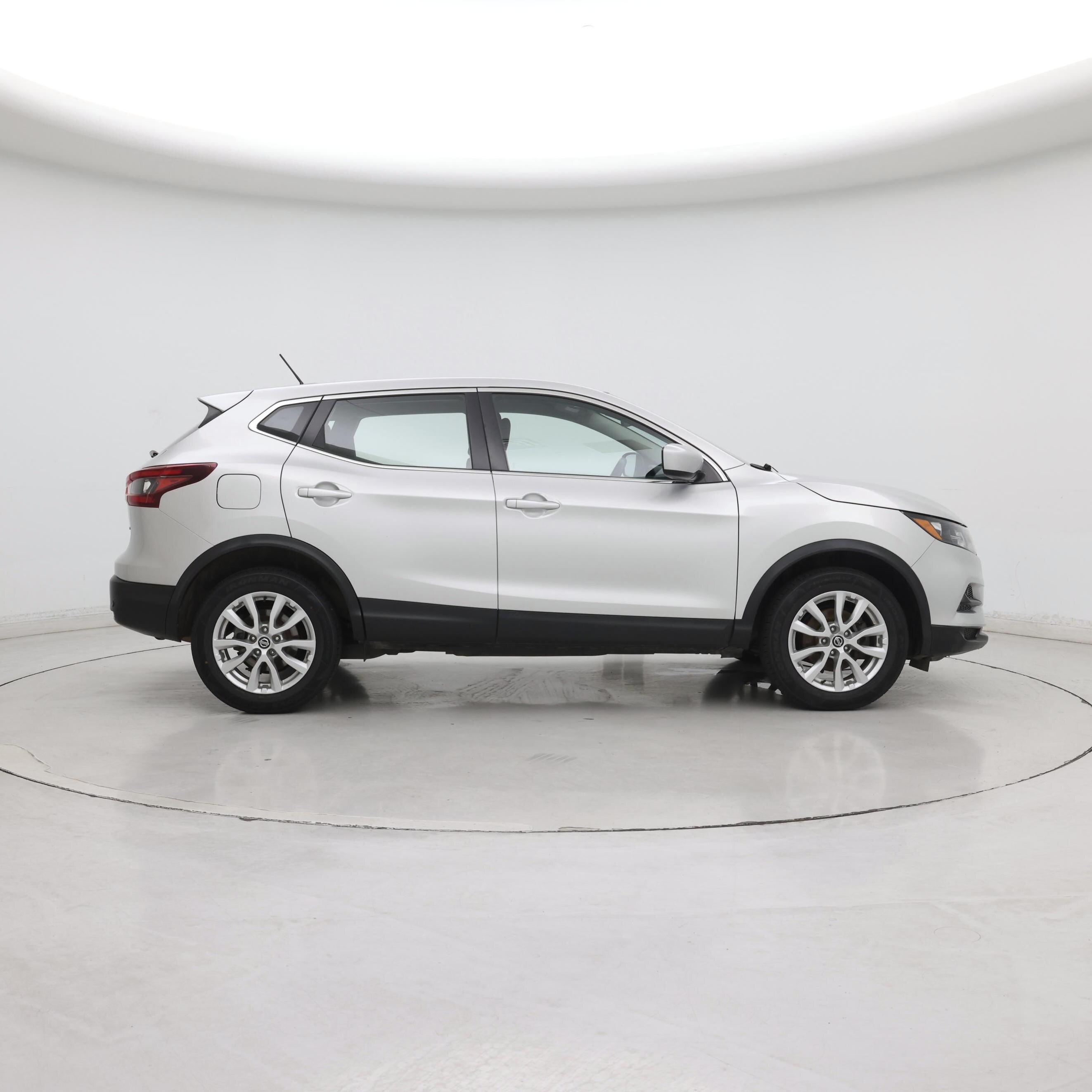 Thumbnail: 2021 Nissan Rogue Sport - 7