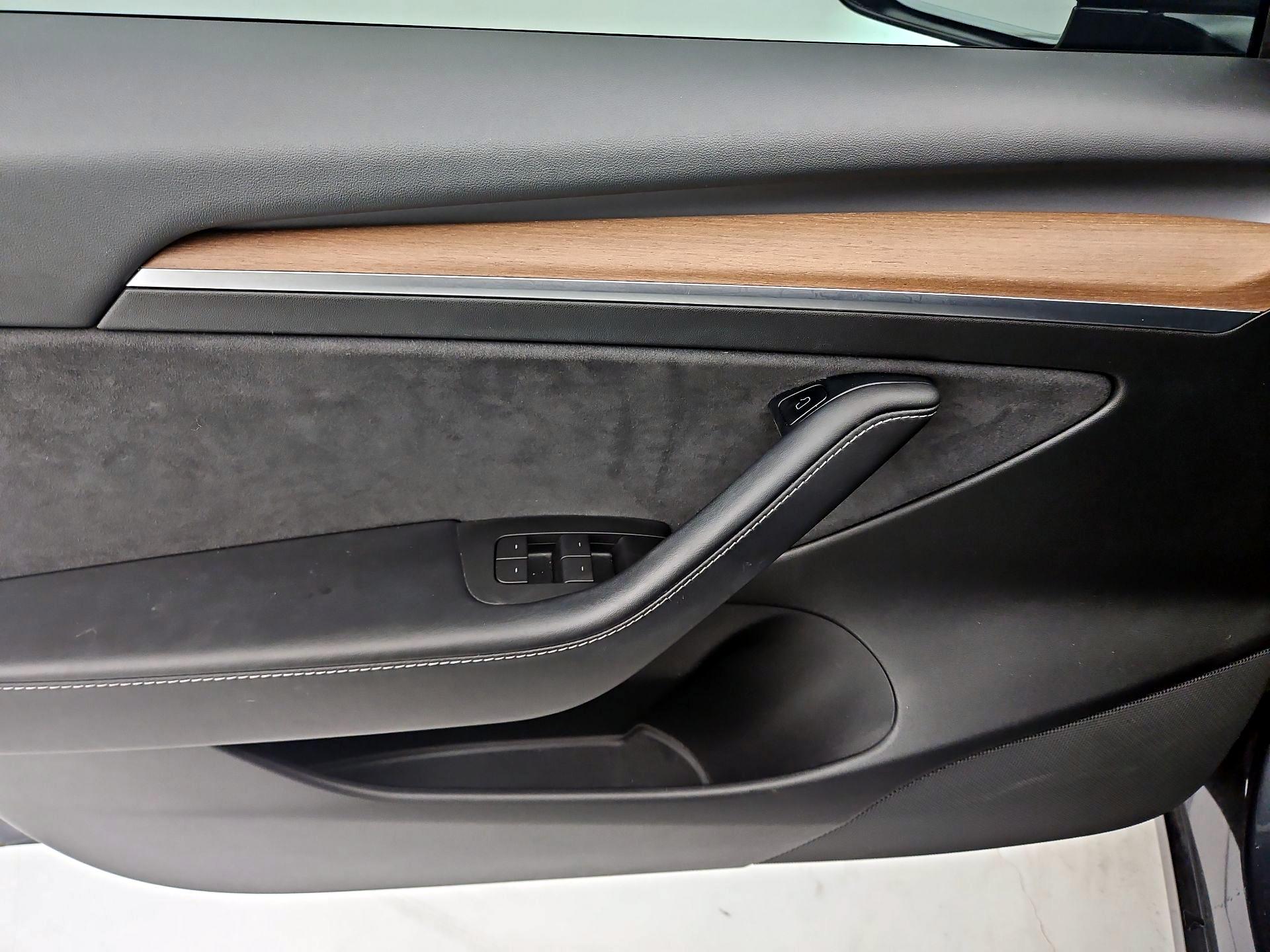 Thumbnail: 2021 Tesla Model 3 - 12