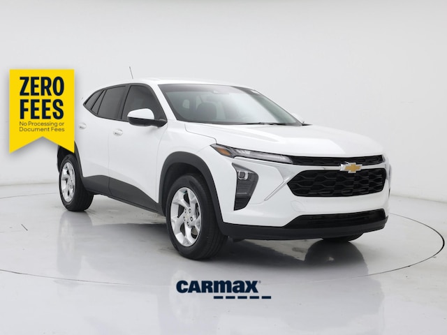 White 2025 Chevrolet Trax LS FWD SUV / Crossover Front-Wheel Drive Automatic