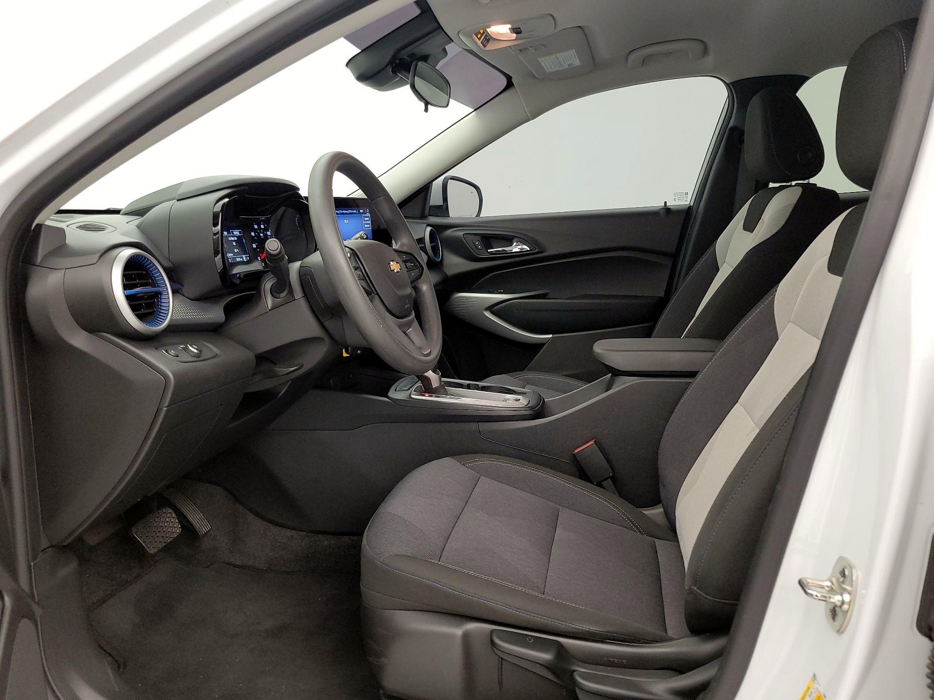 Thumbnail: 2025 Chevrolet Trax - 11