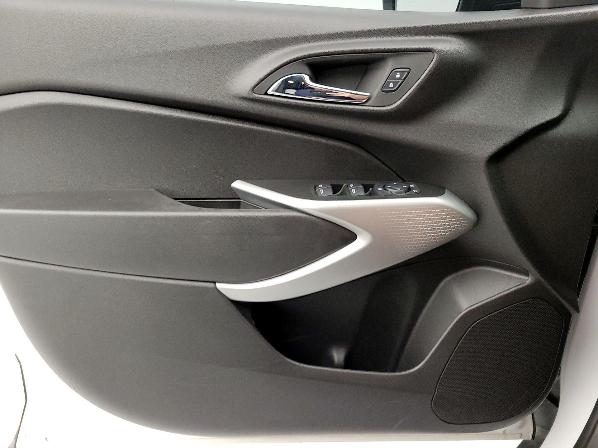 Thumbnail: 2025 Chevrolet Trax - 12