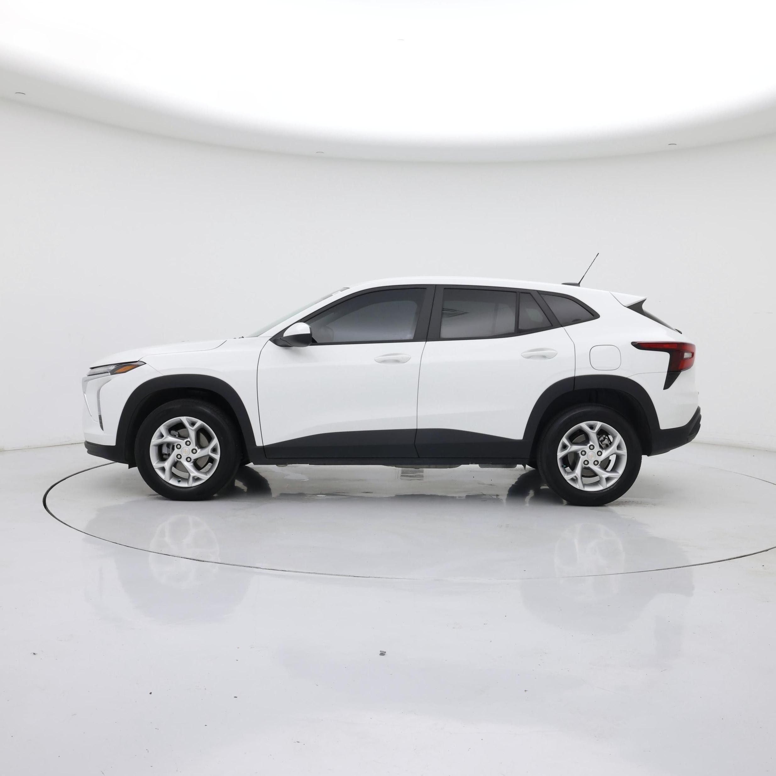 Thumbnail: 2025 Chevrolet Trax - 3