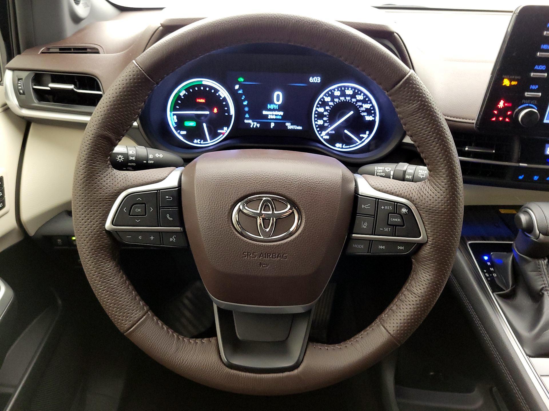 Thumbnail: 2022 Toyota Sienna - 10