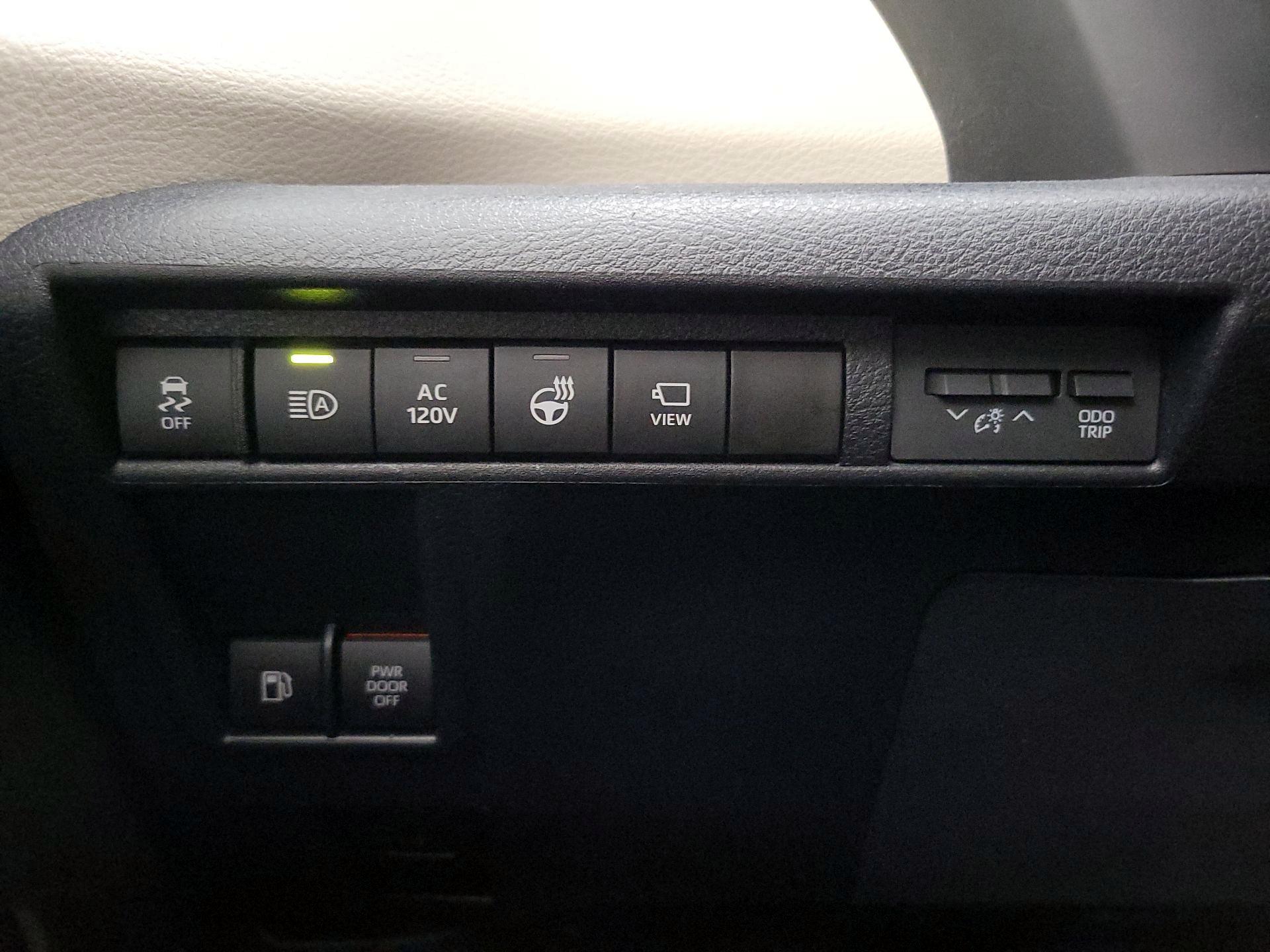 Thumbnail: 2022 Toyota Sienna - 13