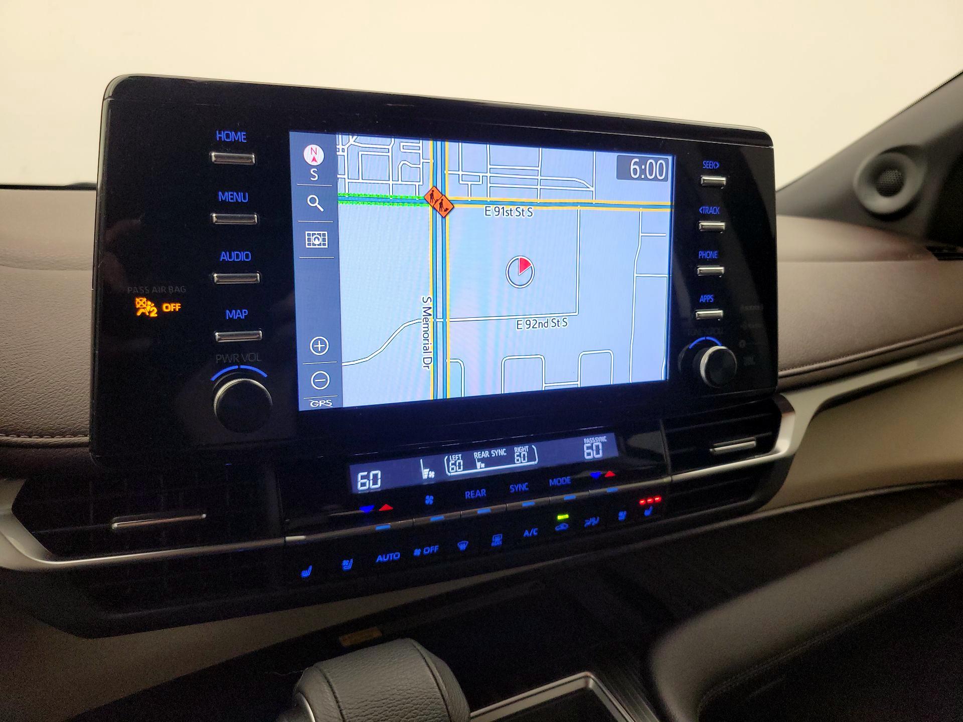 Thumbnail: 2022 Toyota Sienna - 14