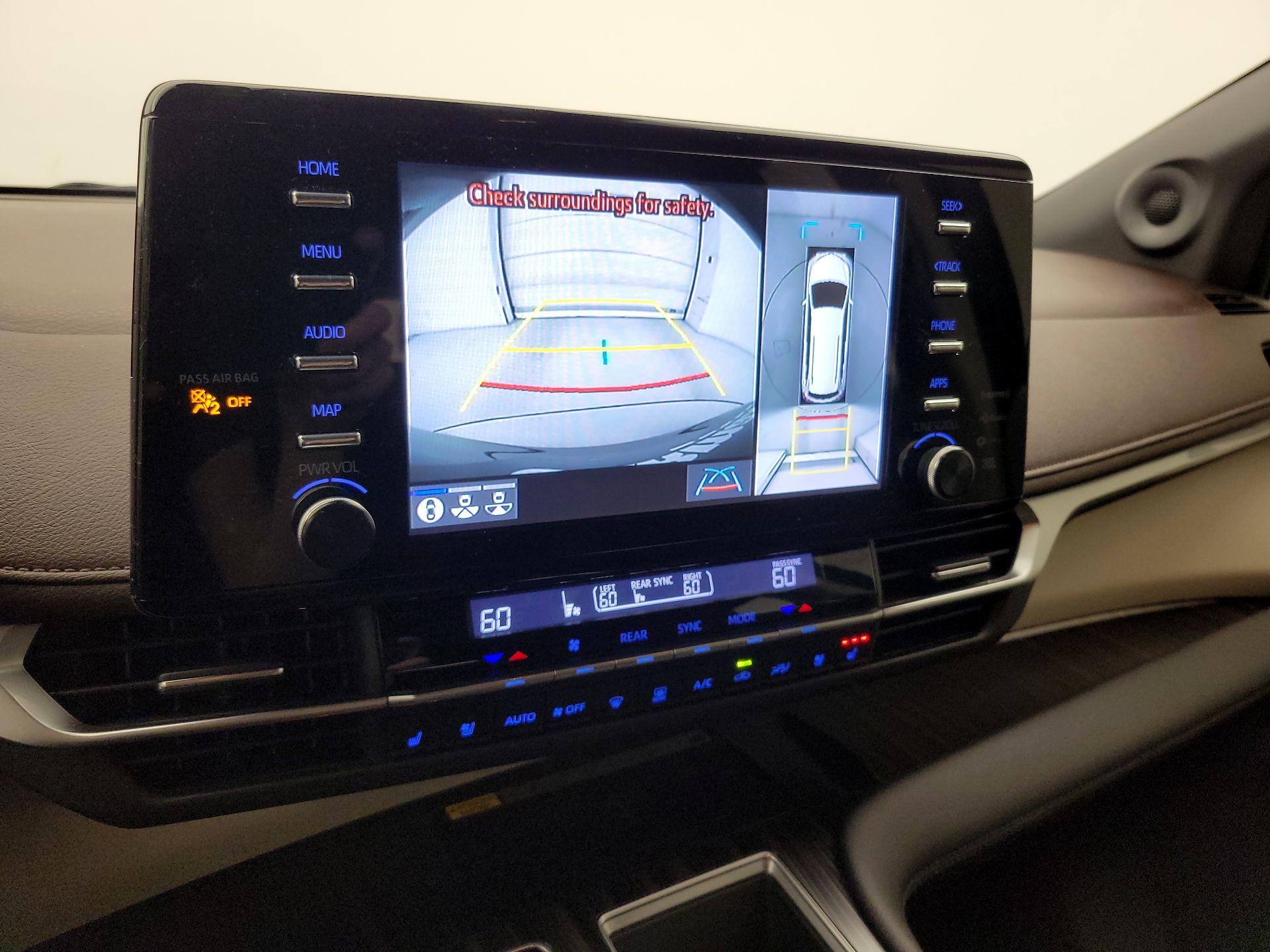 Thumbnail: 2022 Toyota Sienna - 15