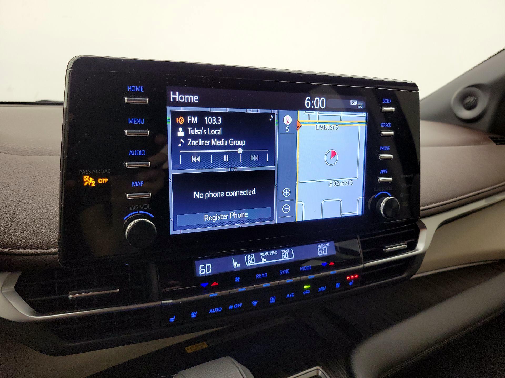 Thumbnail: 2022 Toyota Sienna - 16