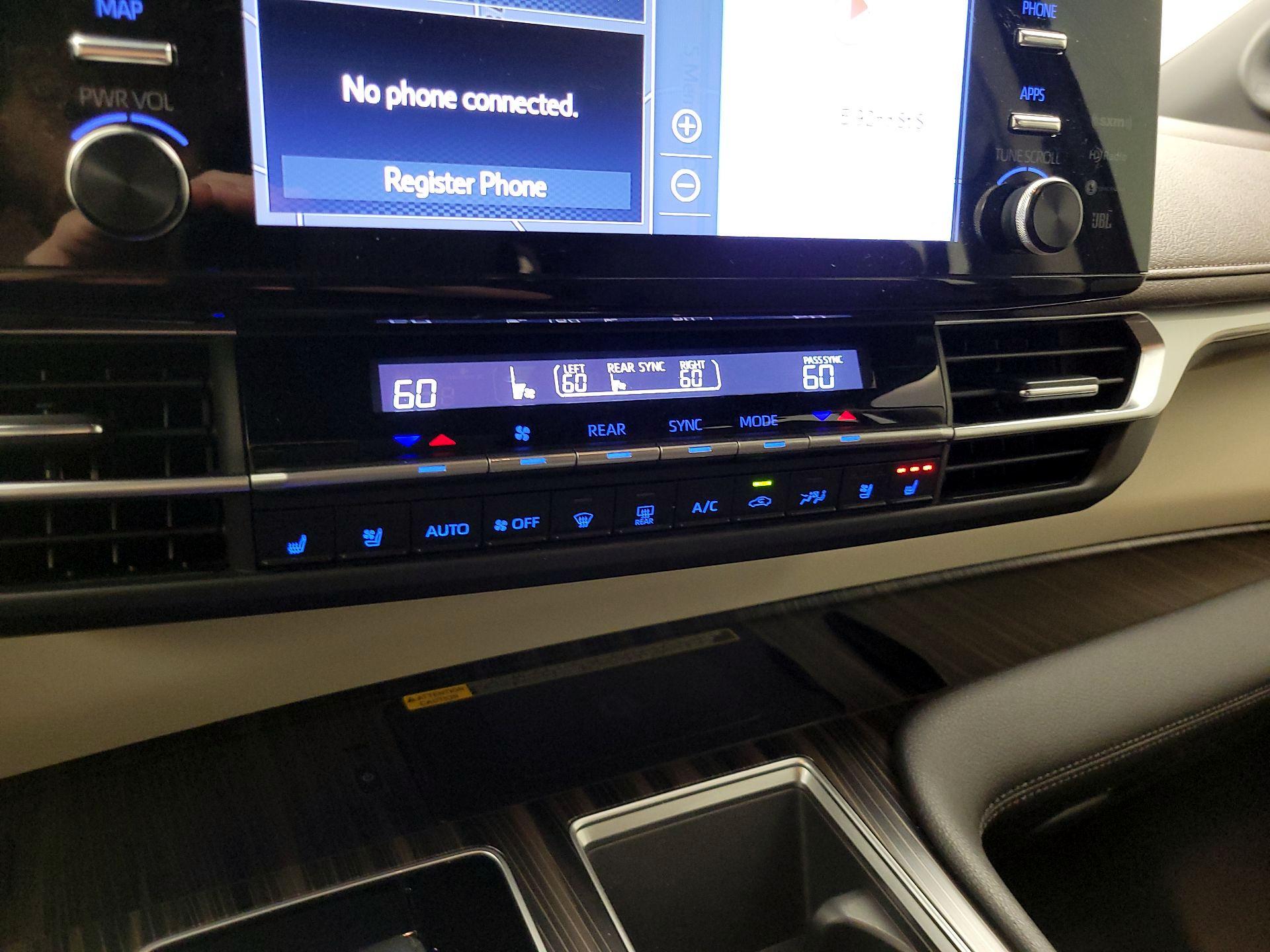 Thumbnail: 2022 Toyota Sienna - 17