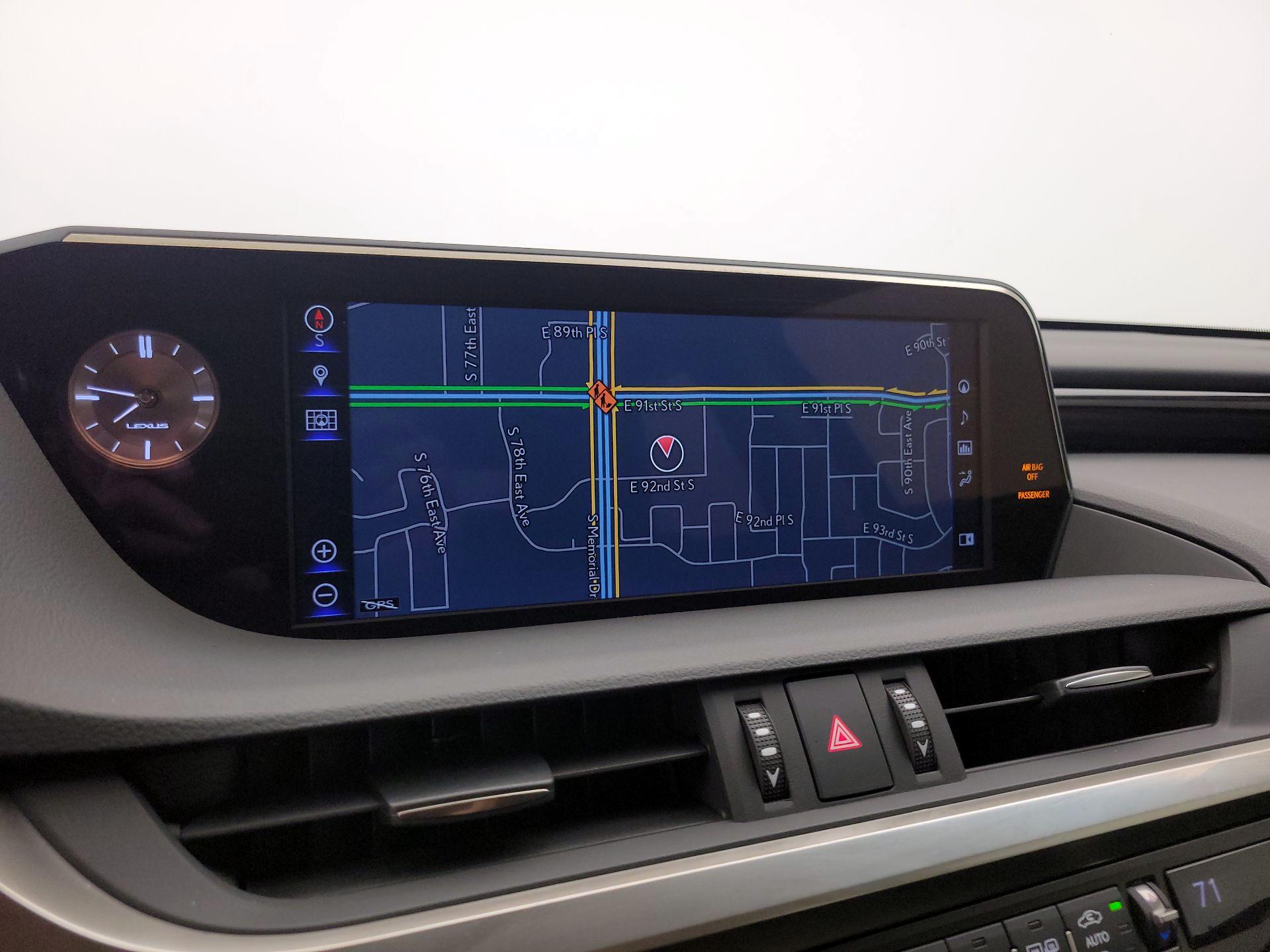 Thumbnail: 2019 Lexus ES - 14