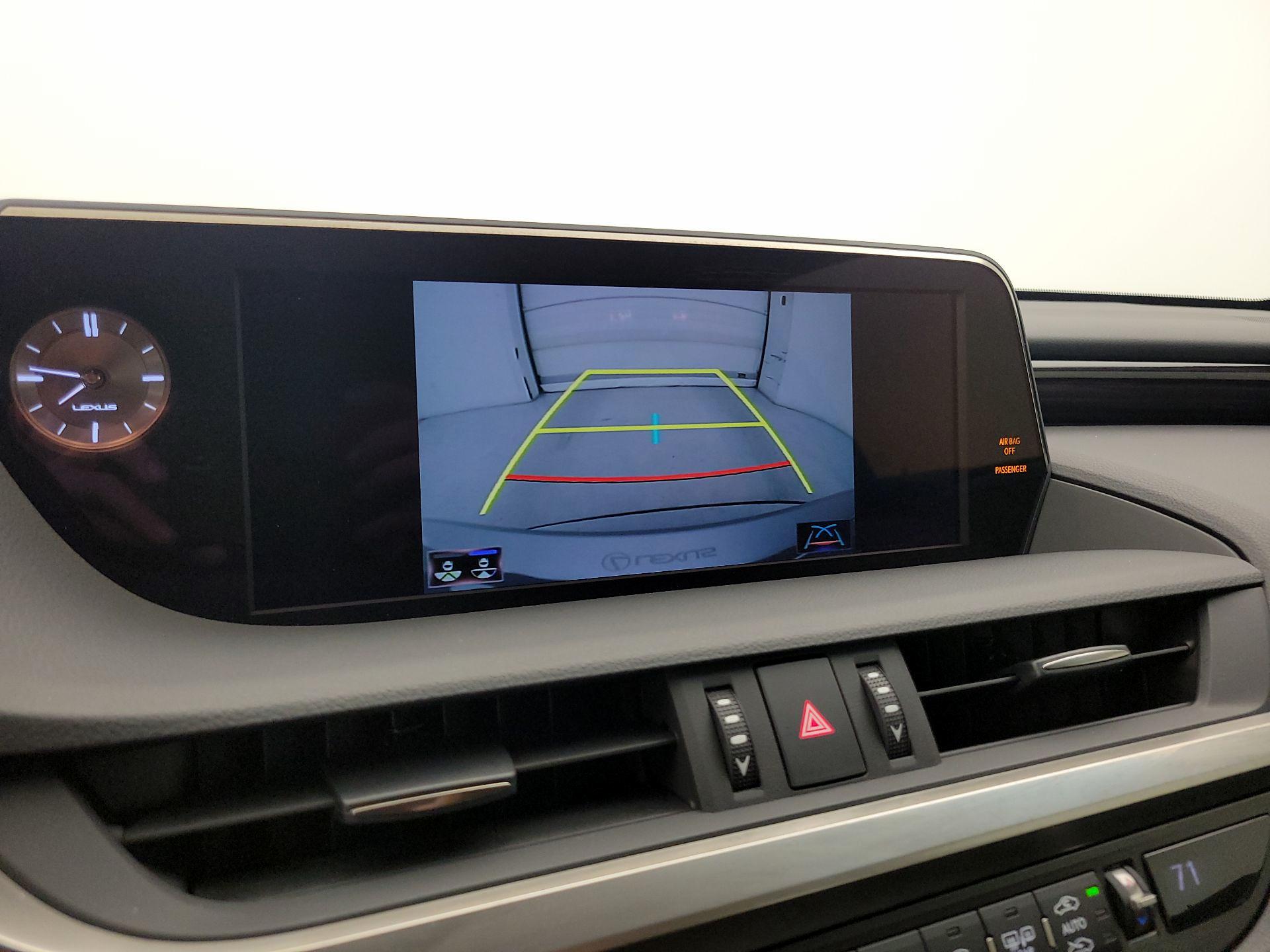 Thumbnail: 2019 Lexus ES - 15