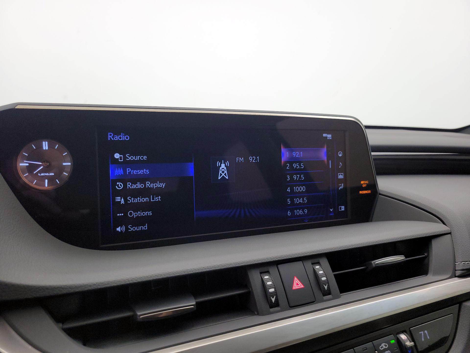 Thumbnail: 2019 Lexus ES - 16