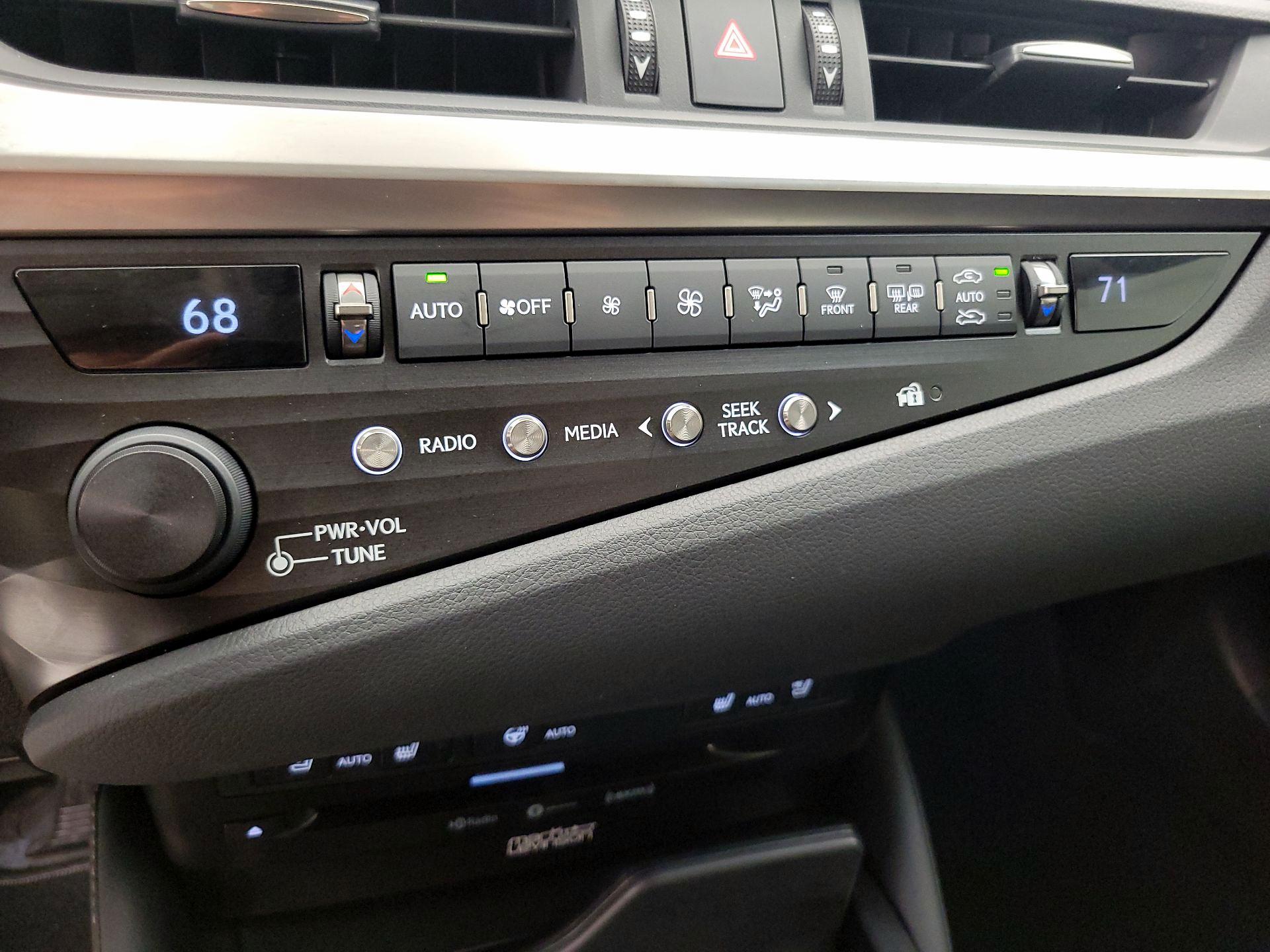 Thumbnail: 2019 Lexus ES - 17