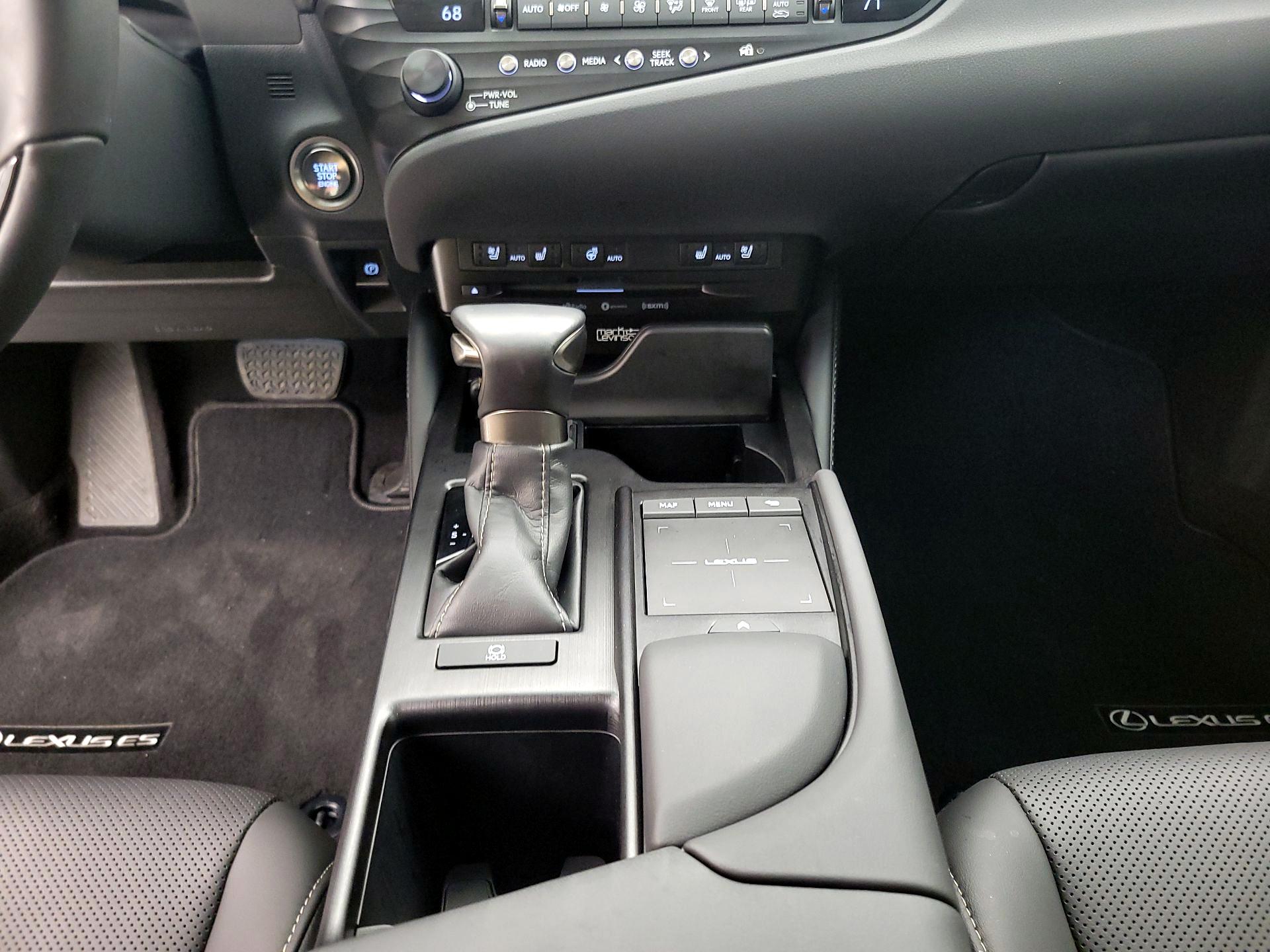 Thumbnail: 2019 Lexus ES - 18