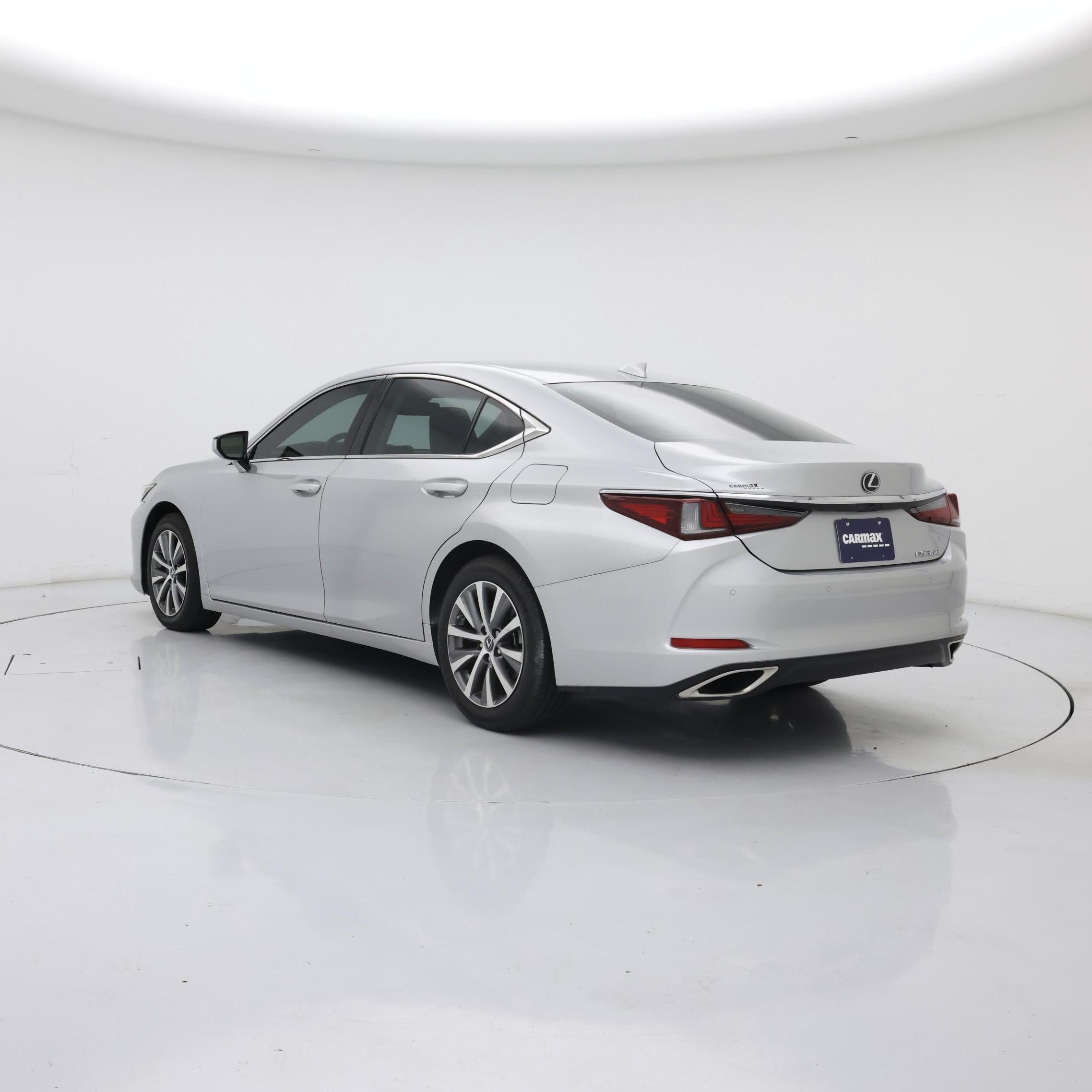 Thumbnail: 2019 Lexus ES - 2