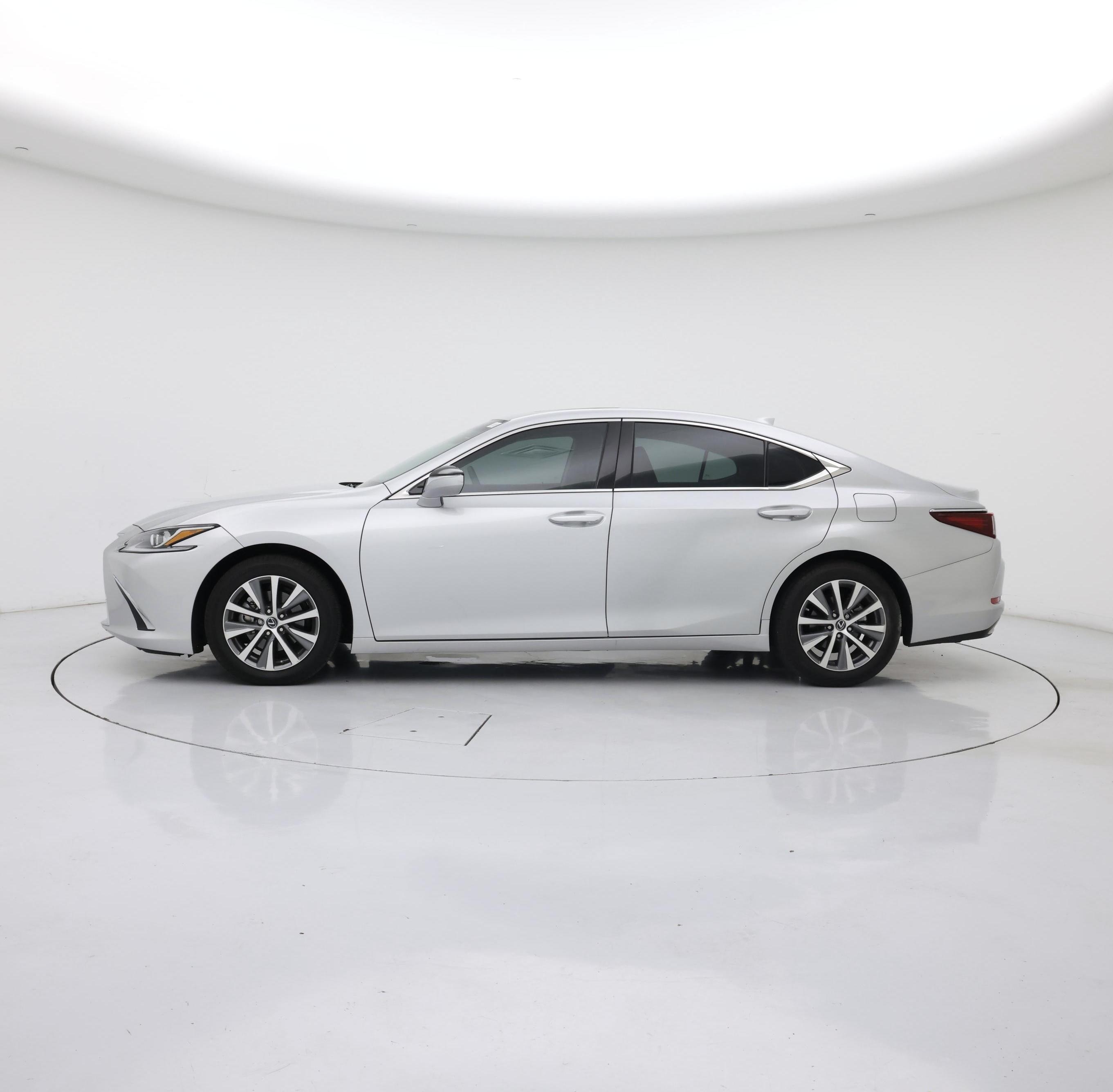 Thumbnail: 2019 Lexus ES - 3