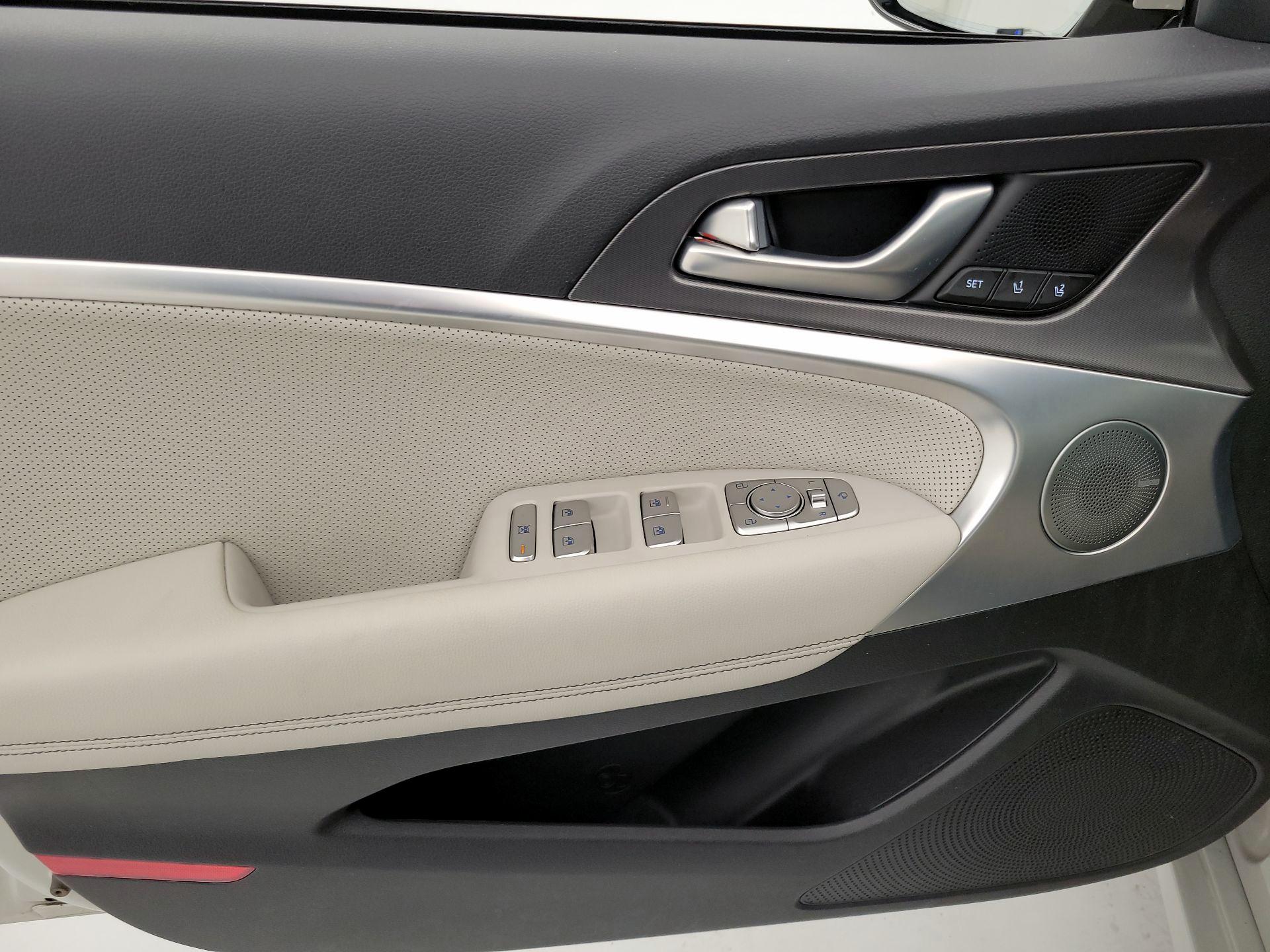 Thumbnail: 2024 Genesis G70 - 12