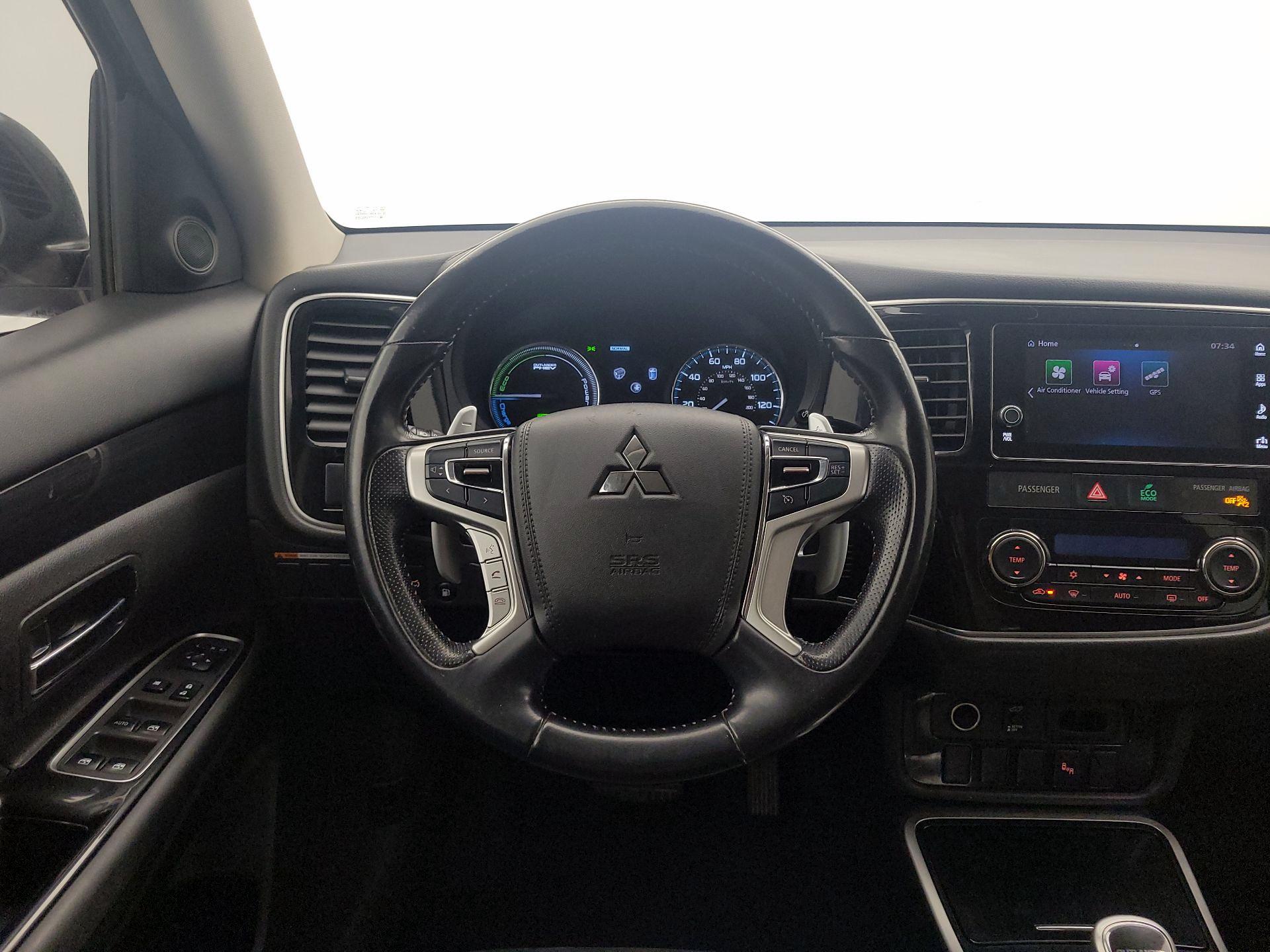 Thumbnail: 2018 Mitsubishi Outlander - 10
