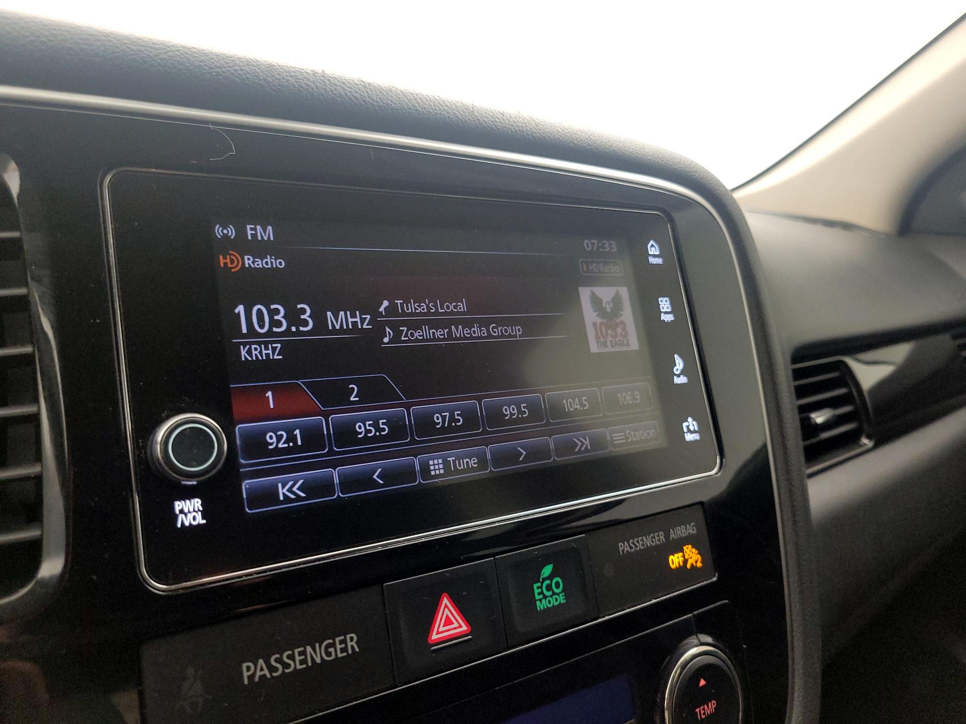Thumbnail: 2018 Mitsubishi Outlander - 15
