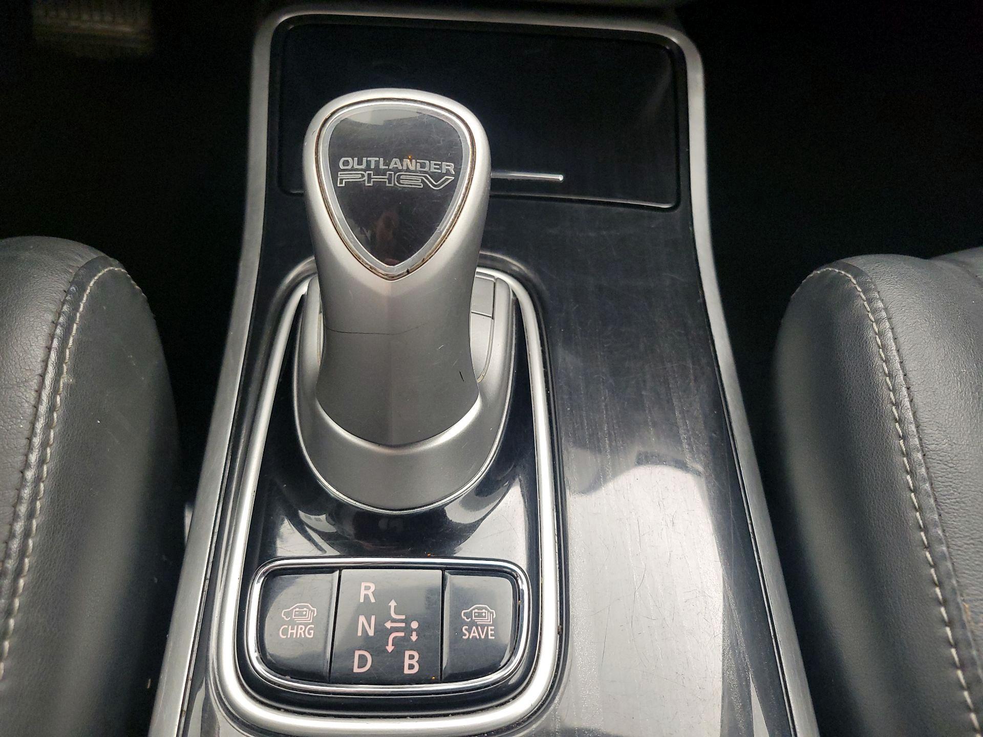 Thumbnail: 2018 Mitsubishi Outlander - 17