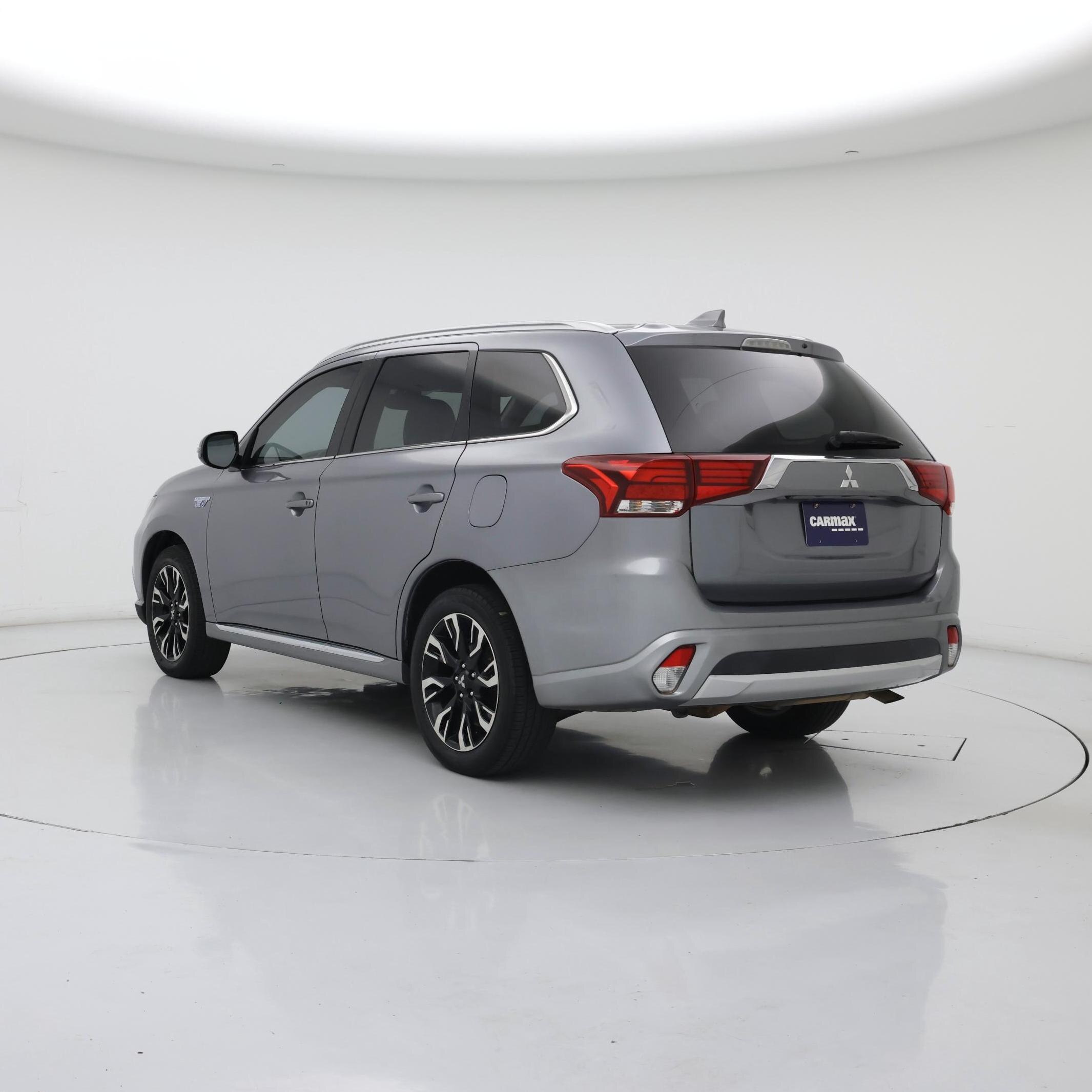 Thumbnail: 2018 Mitsubishi Outlander - 2