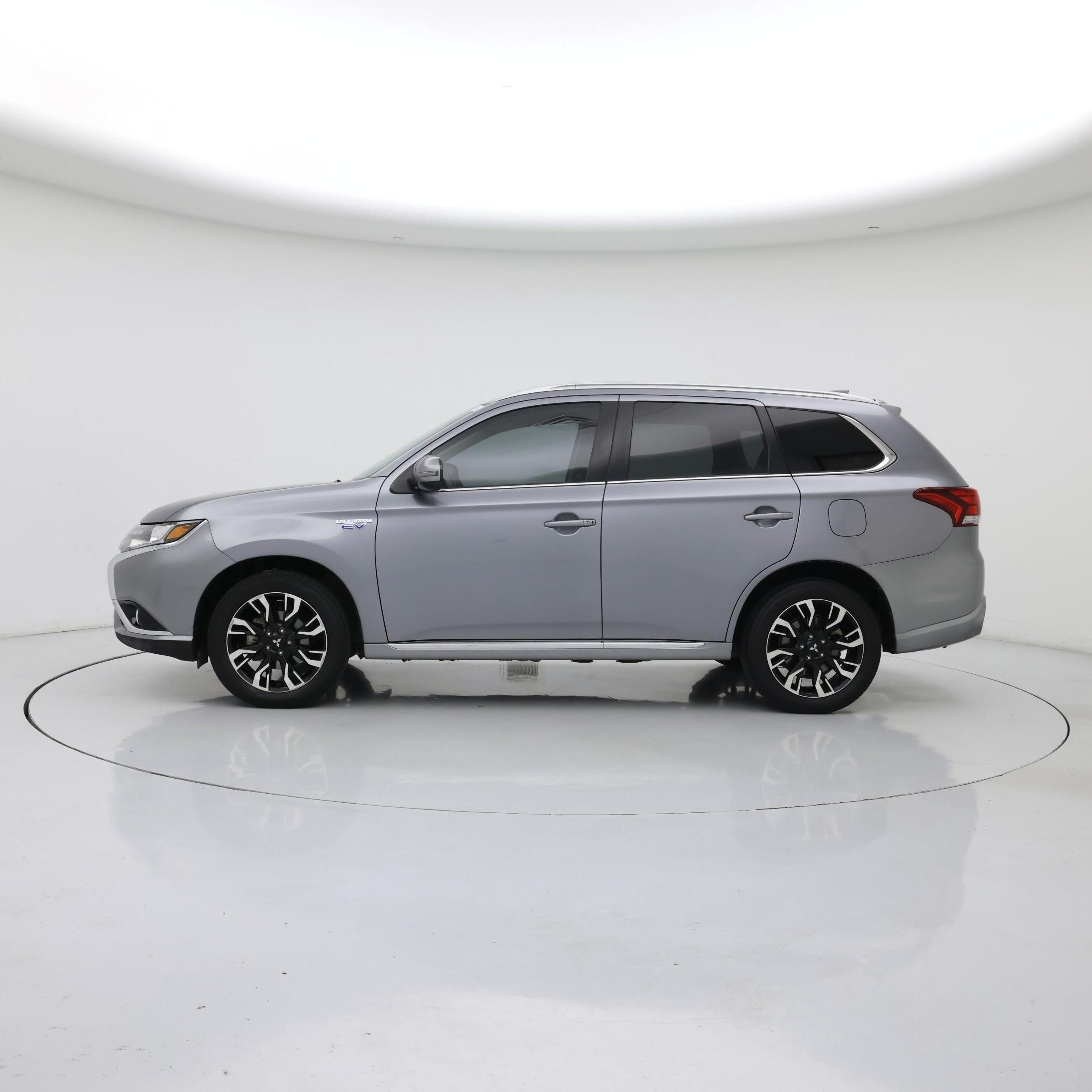 Thumbnail: 2018 Mitsubishi Outlander - 3